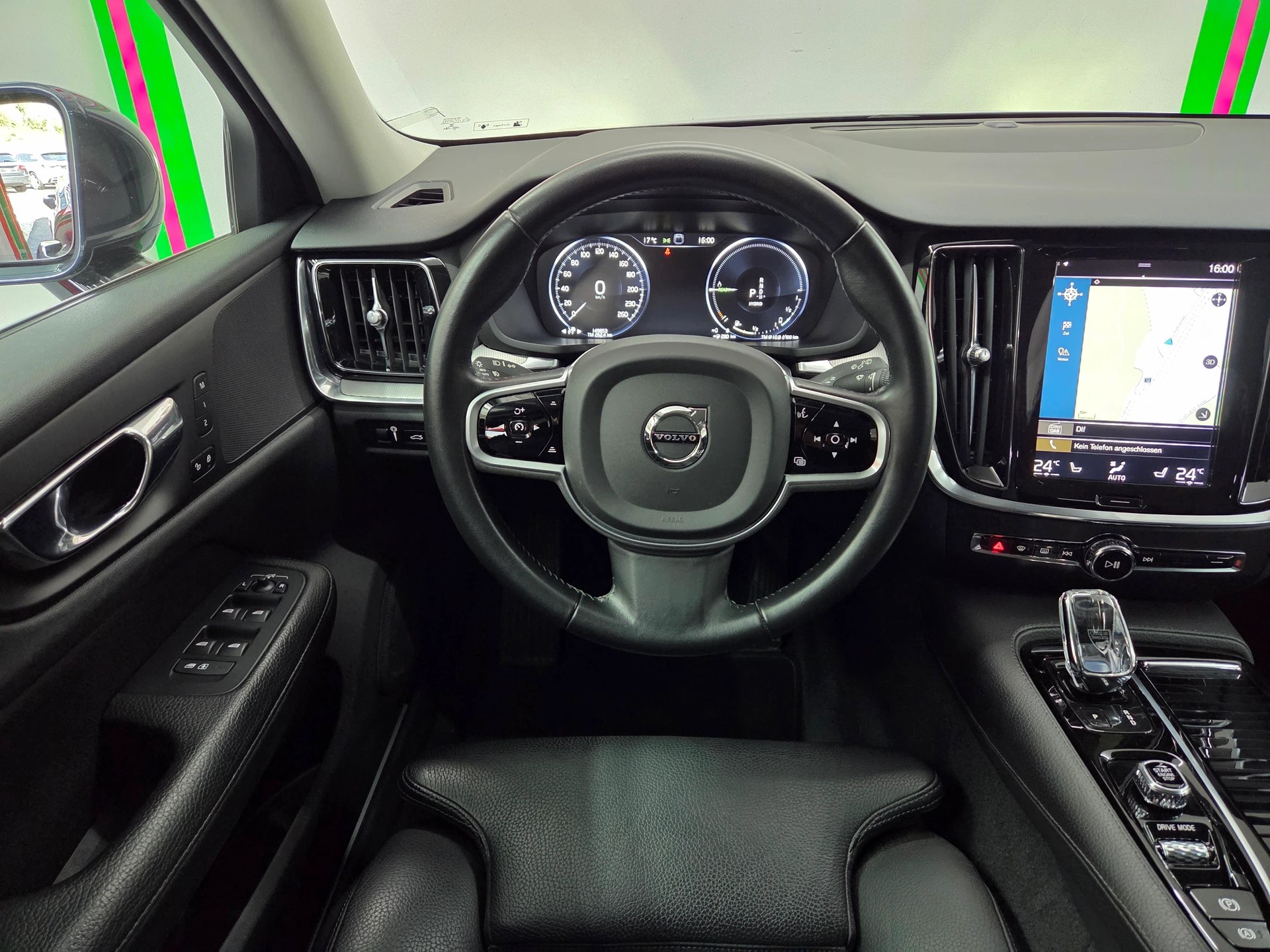 VOLVO V60 T8 eAWD Twin Engine Inscription Geartronic-image-8