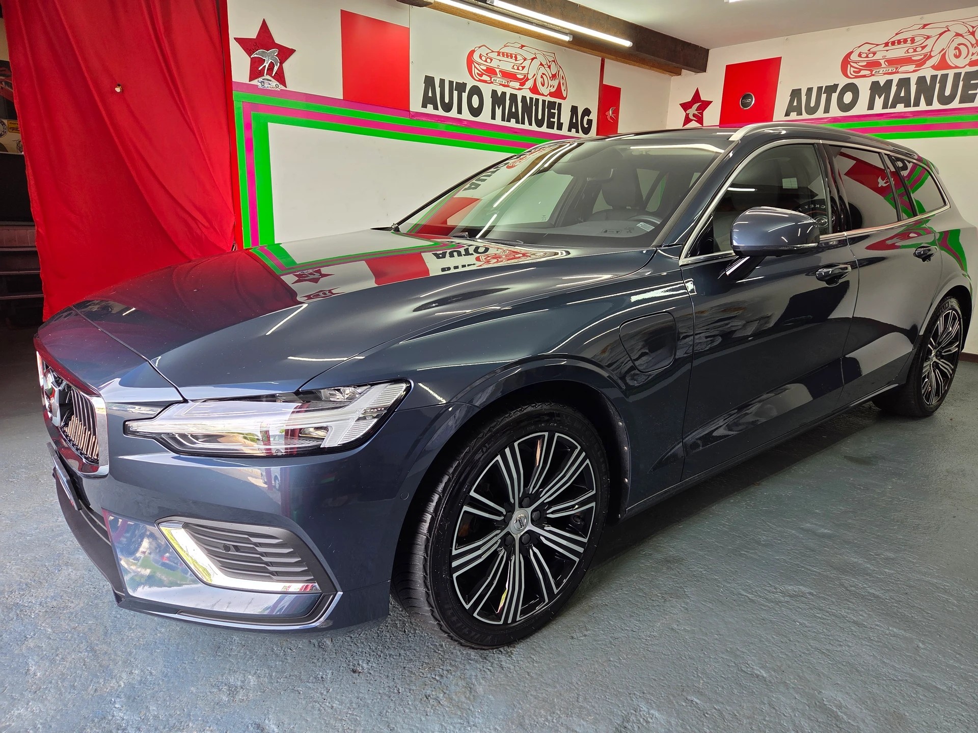VOLVO V60 T8 eAWD Twin Engine Inscription Geartronic-image-2