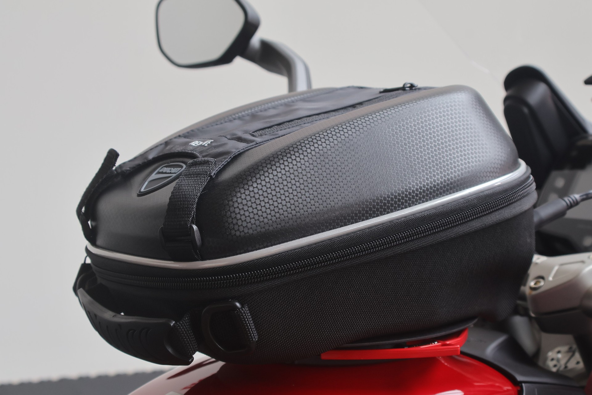 DUCATI Multistrada V2 S-image-7