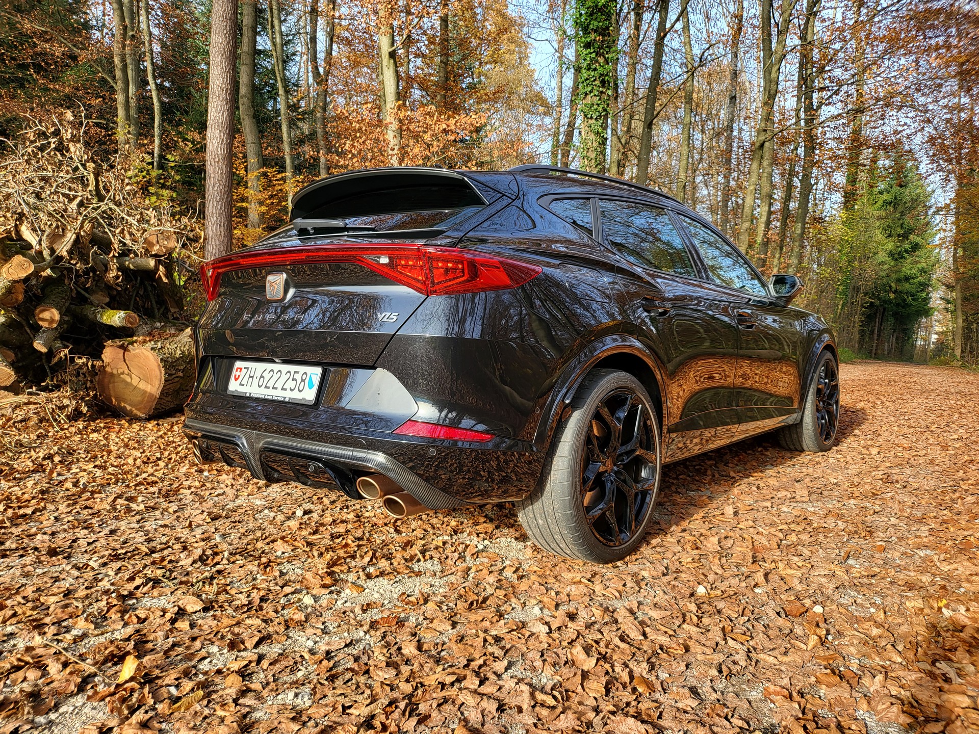 CUPRA Formentor 2.5TSI VZ5 4Drive DSG [Alle Fahrzeugteile in Schwarz, Tieferlegung, Distanzscheiben]-image-0