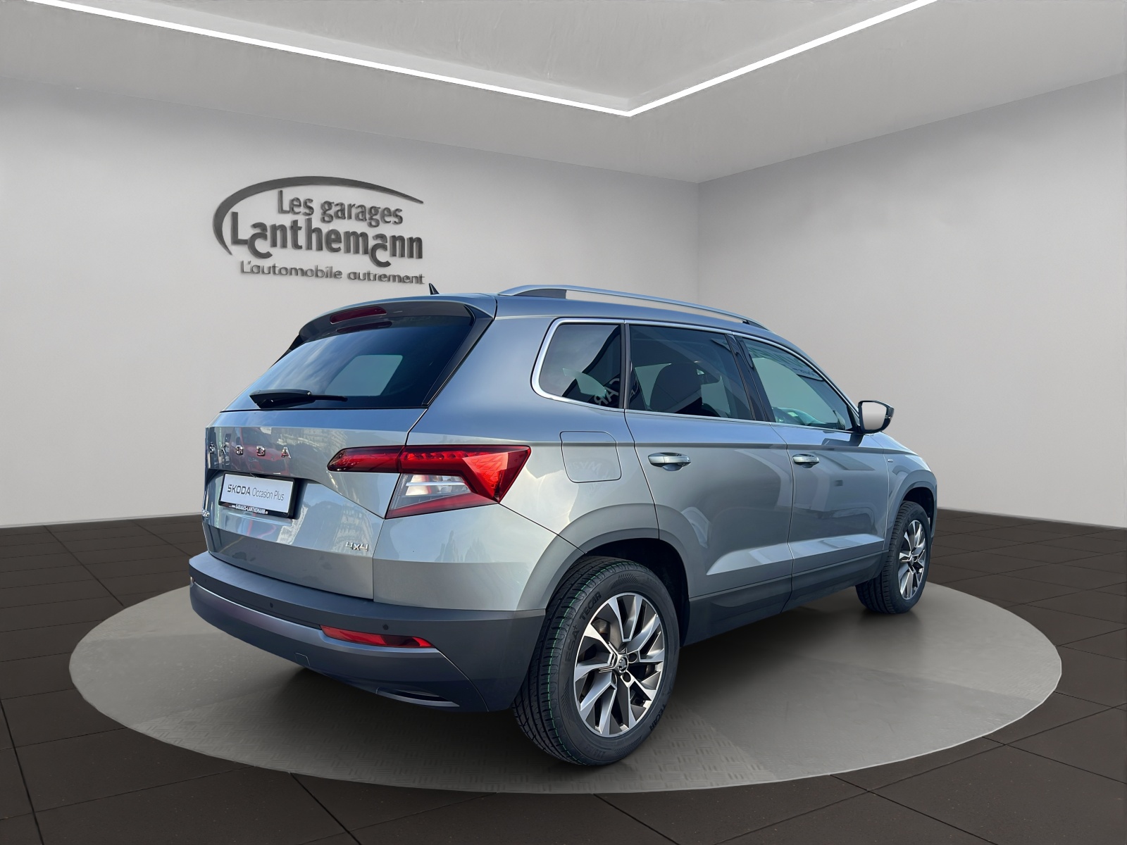 SKODA Karoq 2.0 TDI CR Clever 4x4 DSG-image-4