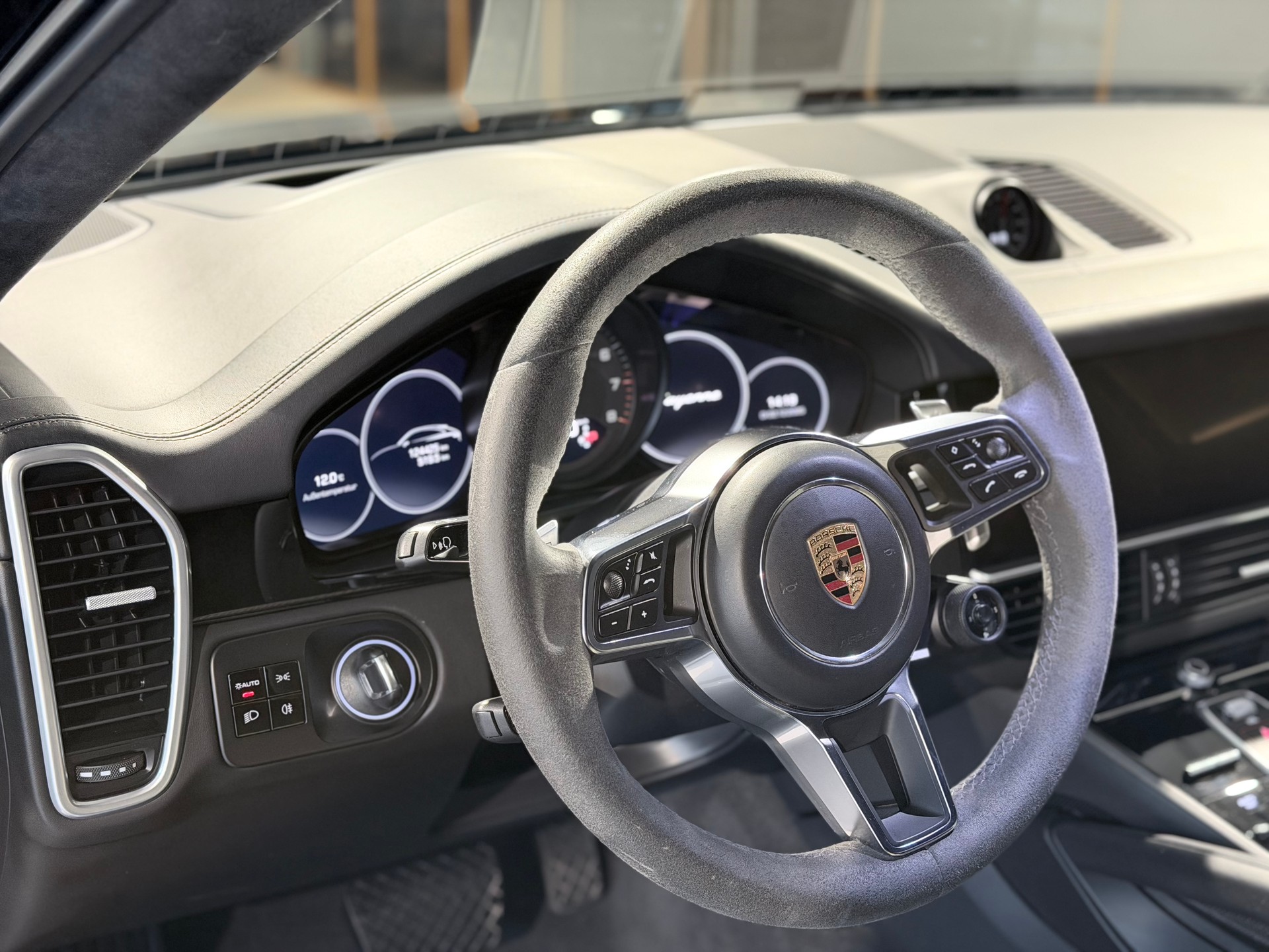 PORSCHE Cayenne Coupé-image-7
