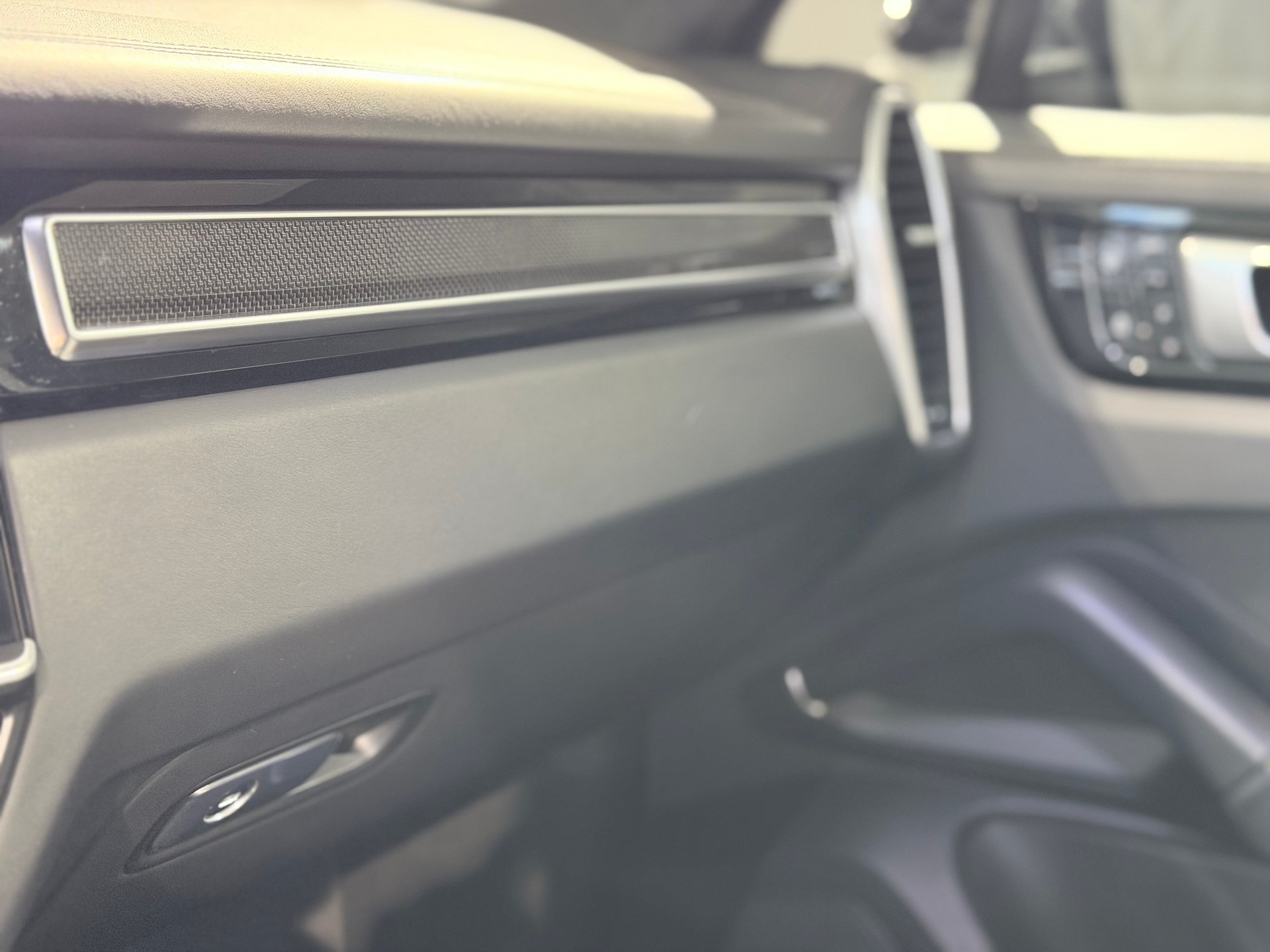 PORSCHE Cayenne Coupé-image-14