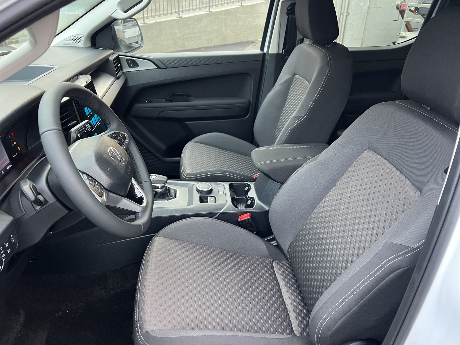 VW Amarok 2.0TDI Life-image-6