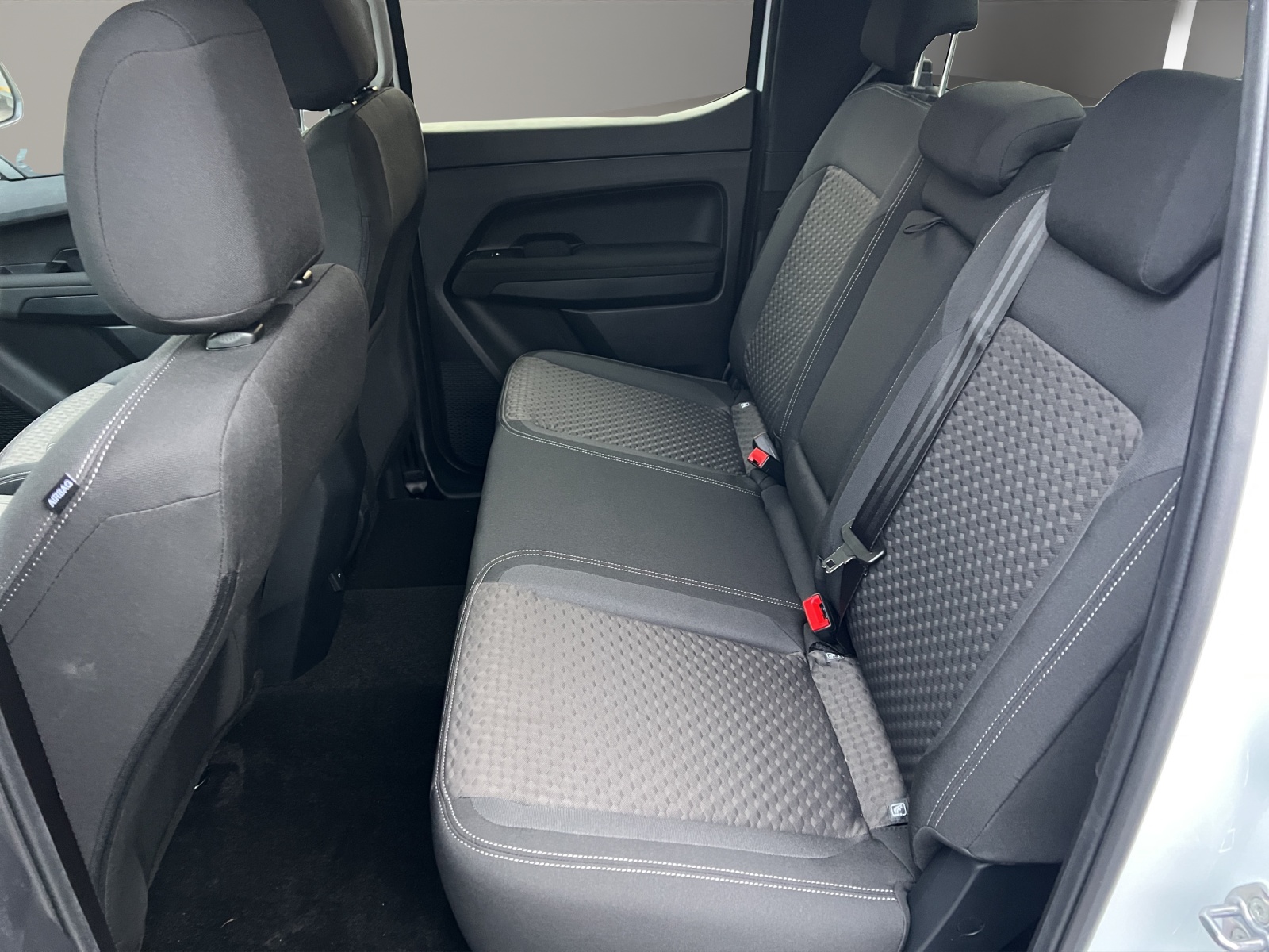 VW Amarok 2.0TDI Life-image-8