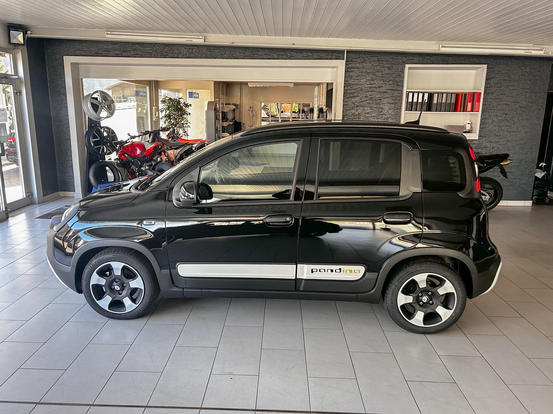 FIAT Panda 1.0 MHEV Cross-image-3