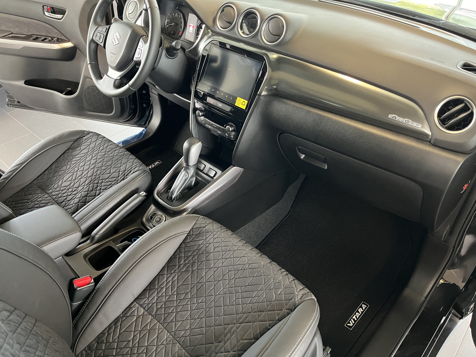 SUZUKI Vitara 1.4 T Compact Top Hybrid 4x4-image-9