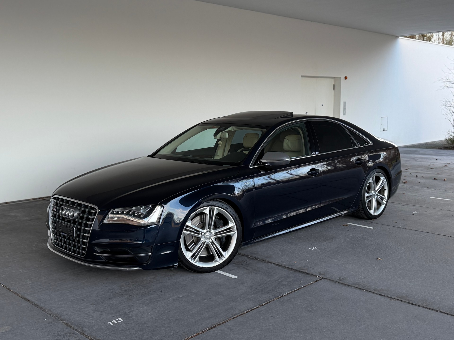 AUDI S8 4.0 TFSI V8 quattro tiptronic-showroom-element-1