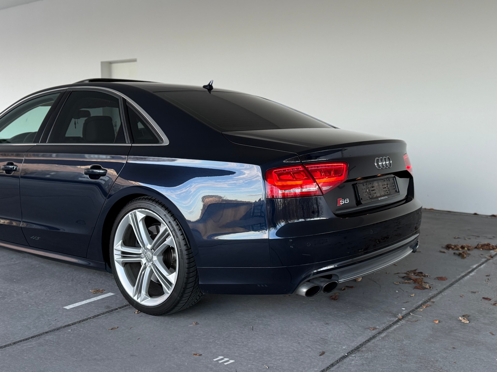 AUDI S8 4.0 TFSI V8 quattro tiptronic-image-4