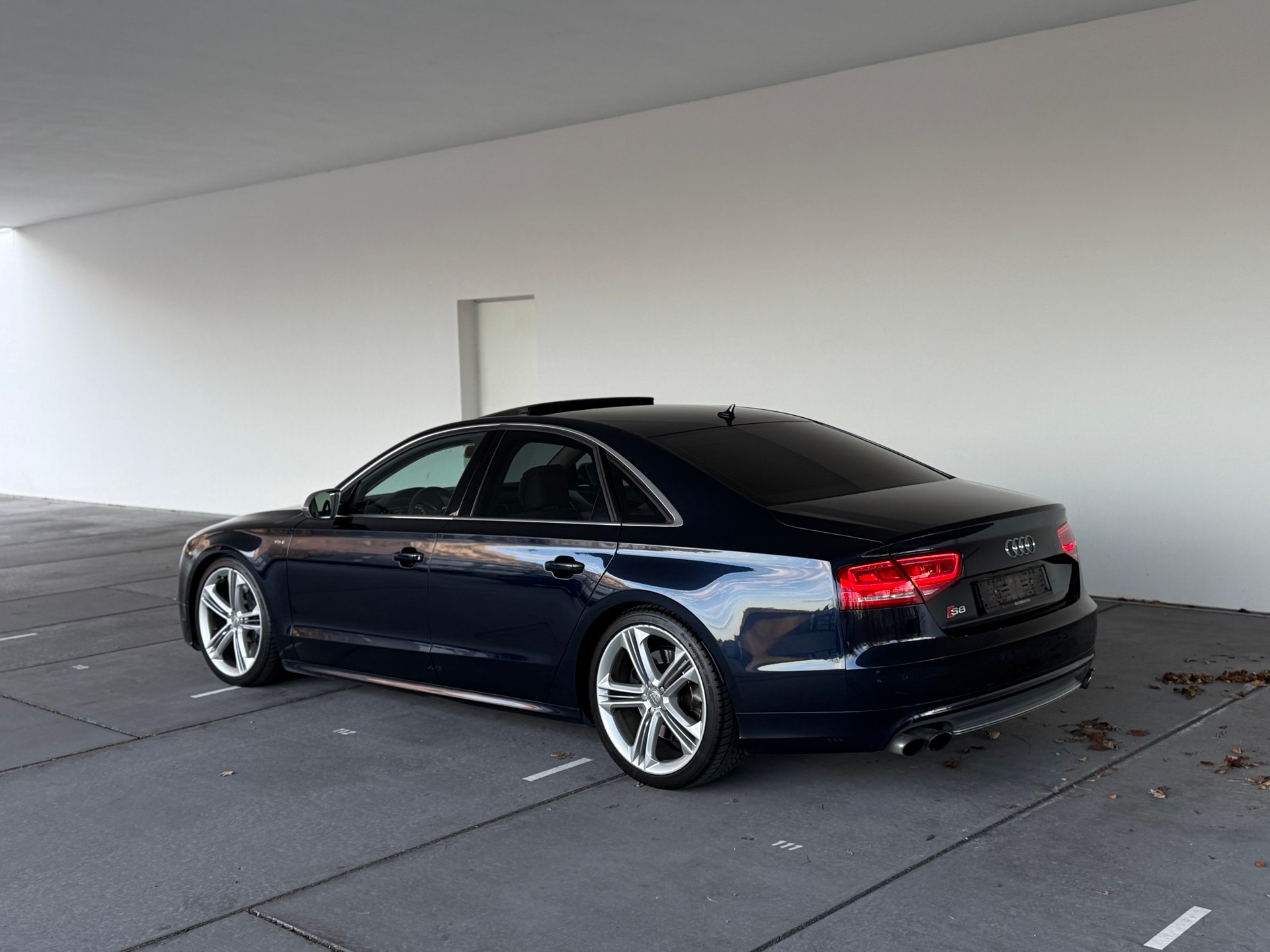 AUDI S8 4.0 TFSI V8 quattro tiptronic-showroom-element-3
