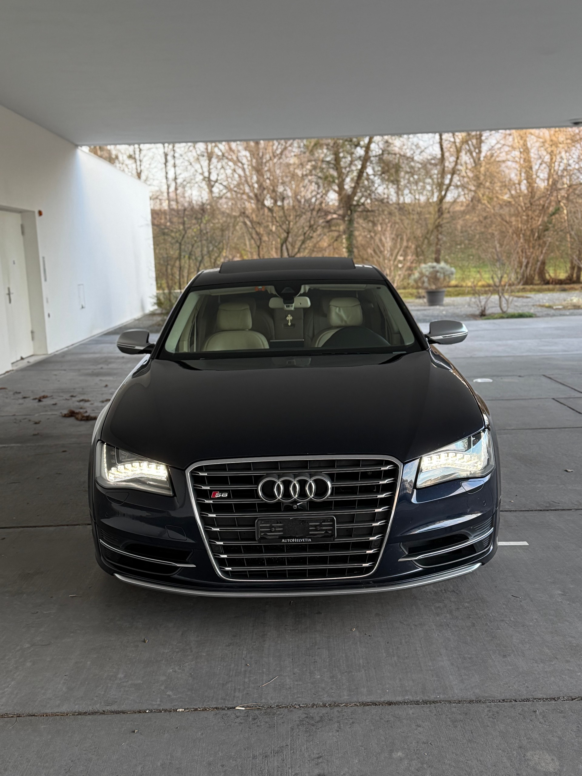 AUDI S8 4.0 TFSI V8 quattro tiptronic-image-6
