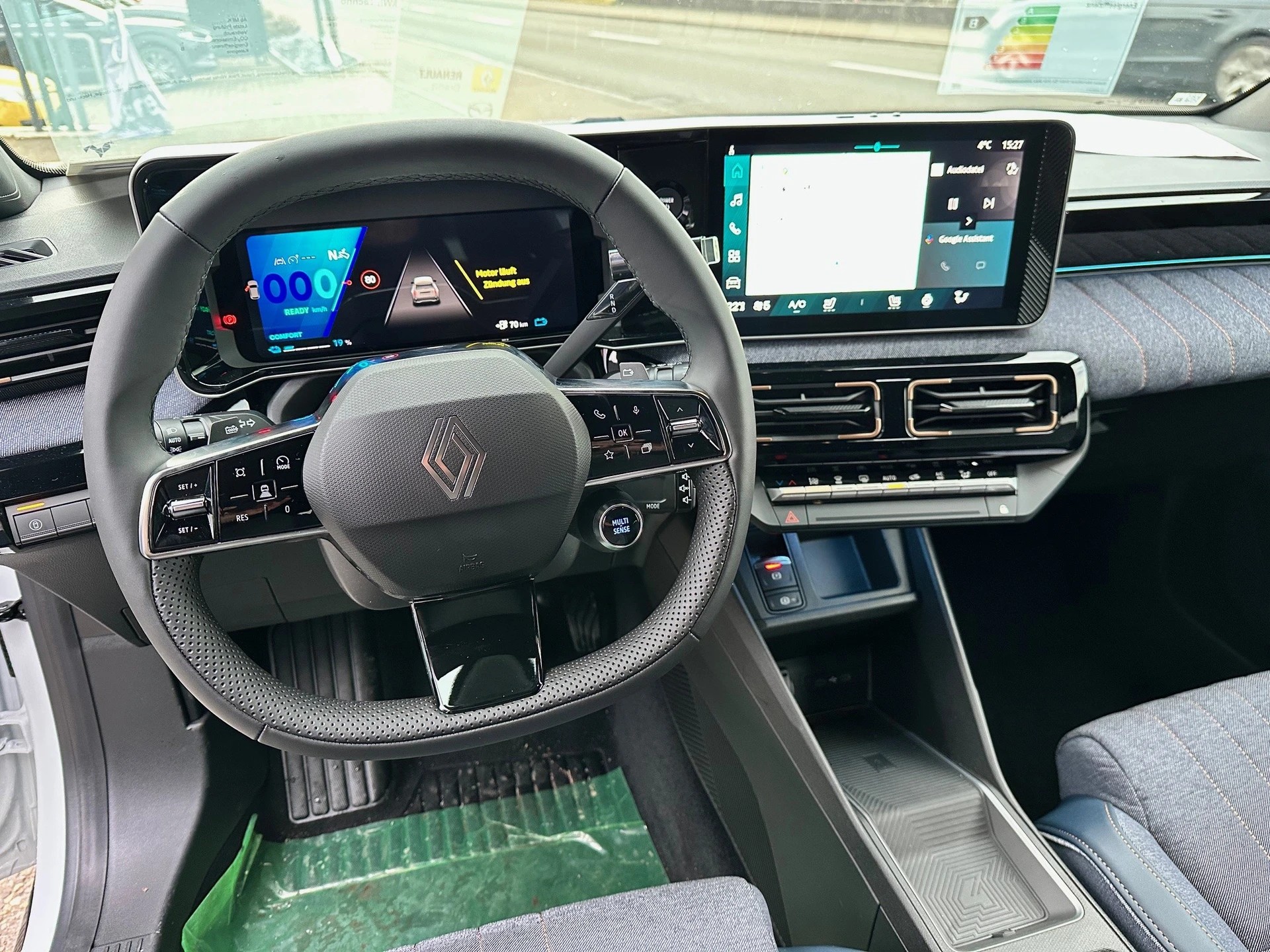 RENAULT R4 E-Tech Comfort Range 52 kWh Techno-image-6