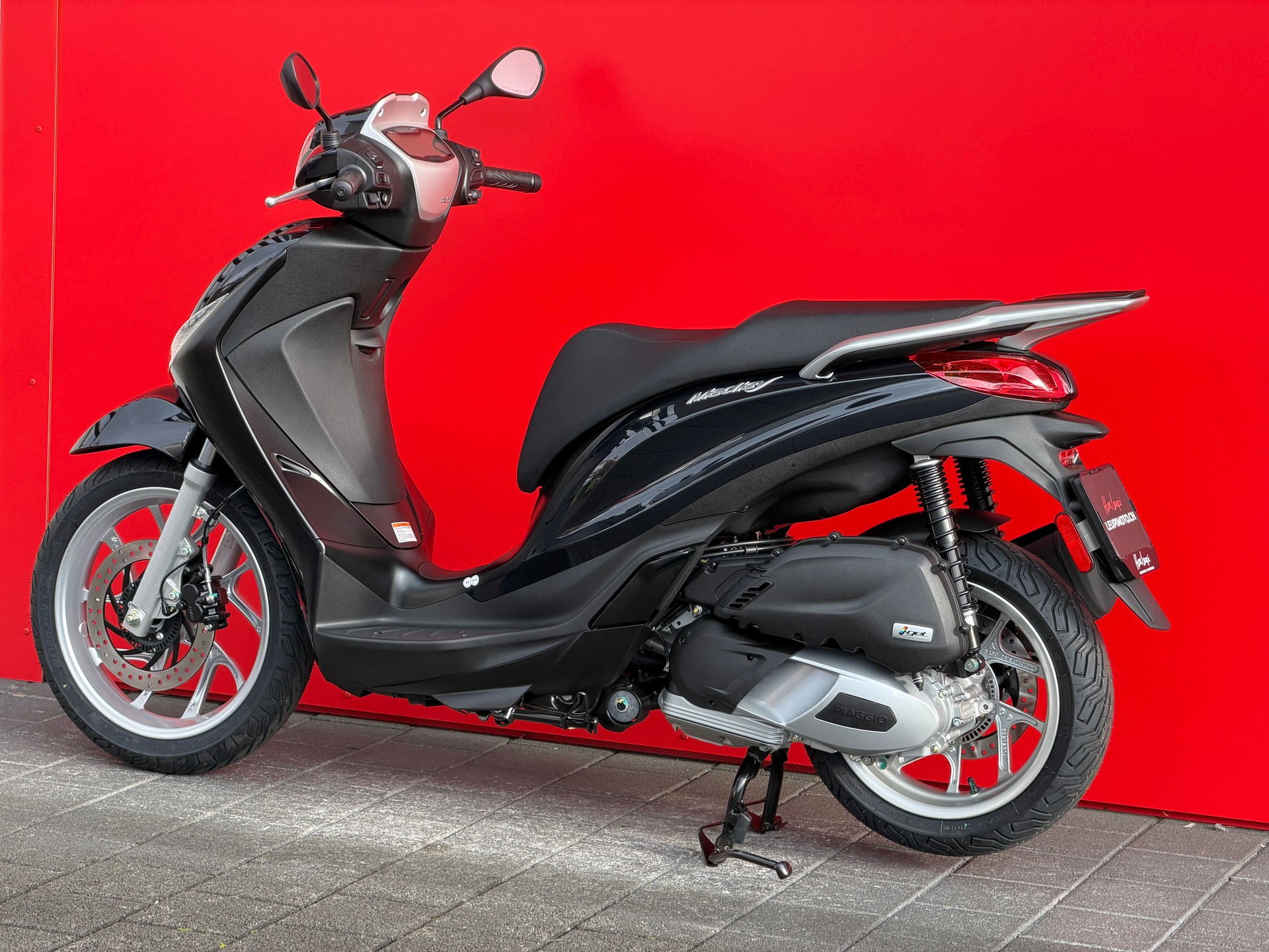 PIAGGIO Medley 200 E5+-showroom-element-3