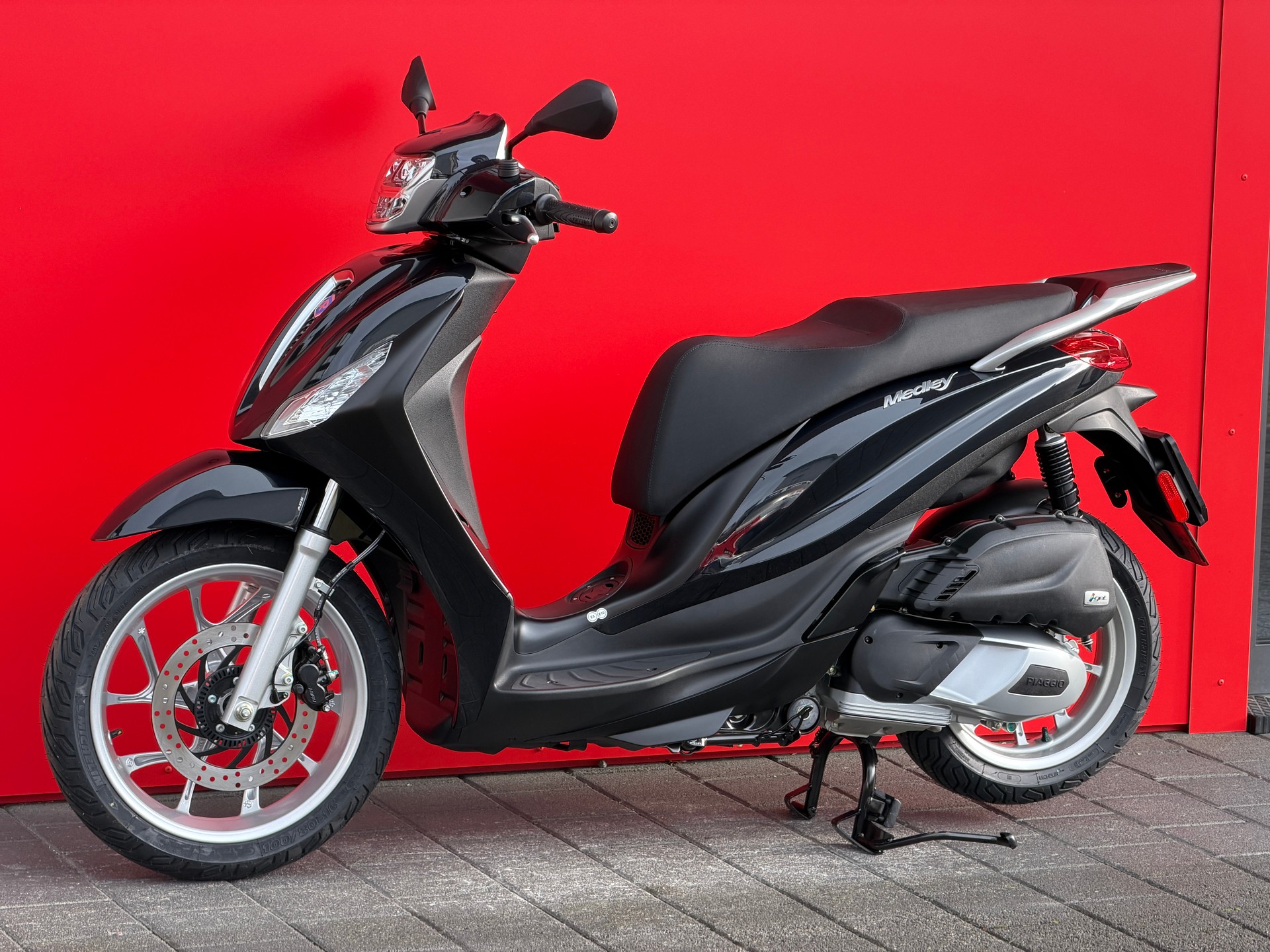 PIAGGIO Medley 200 E5+-image-4