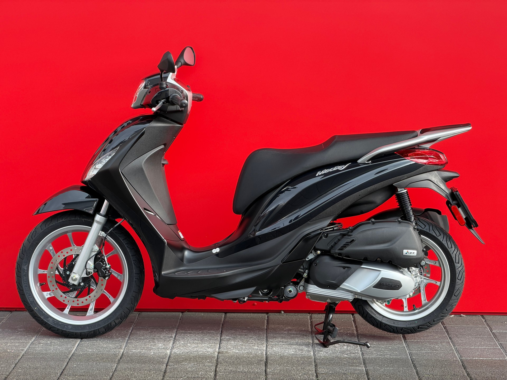 PIAGGIO Medley 200 E5+-showroom-element-2