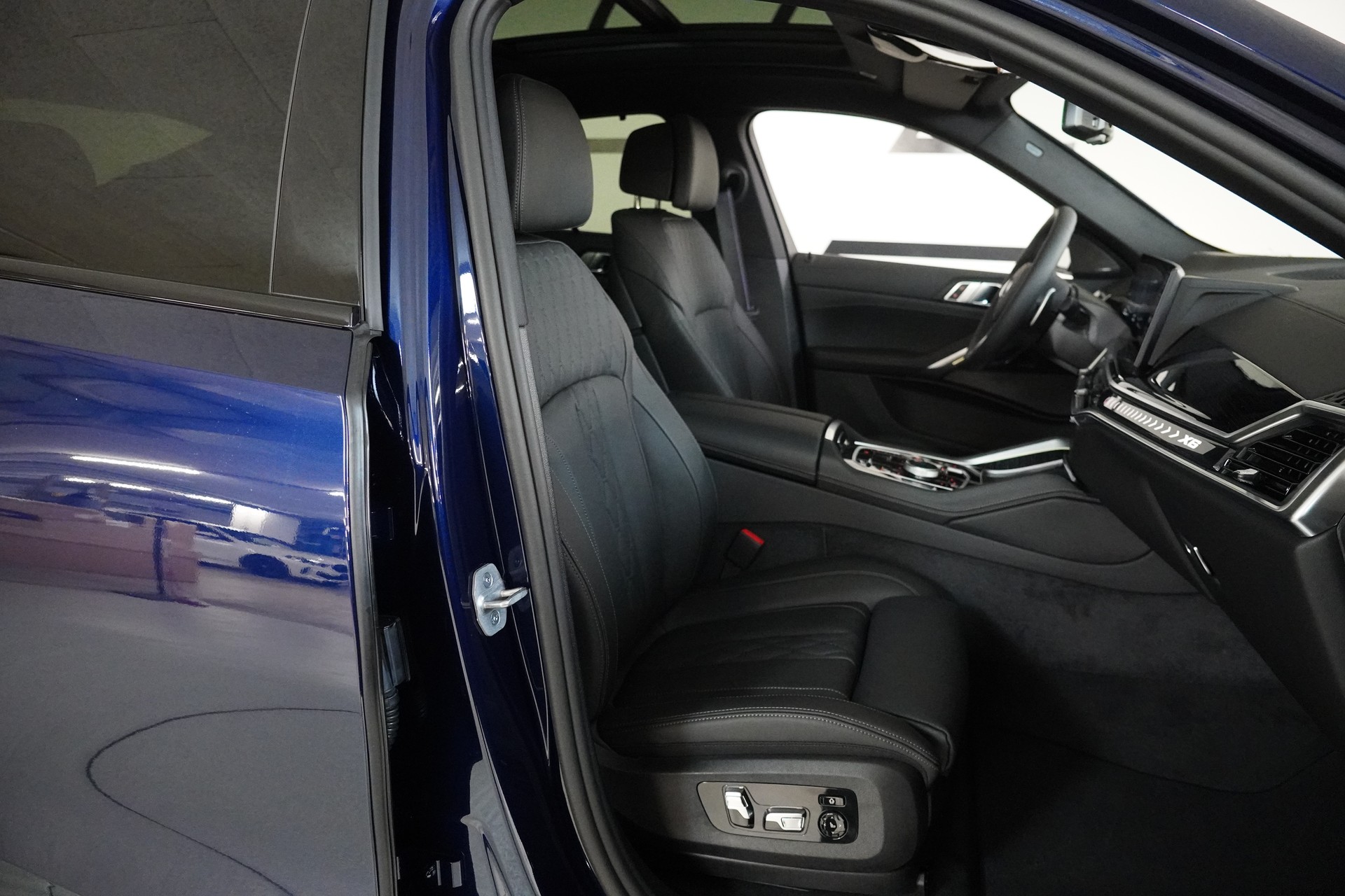 BMW X6 xDrive 48V 40d M Sport Pro Steptronic-image-13
