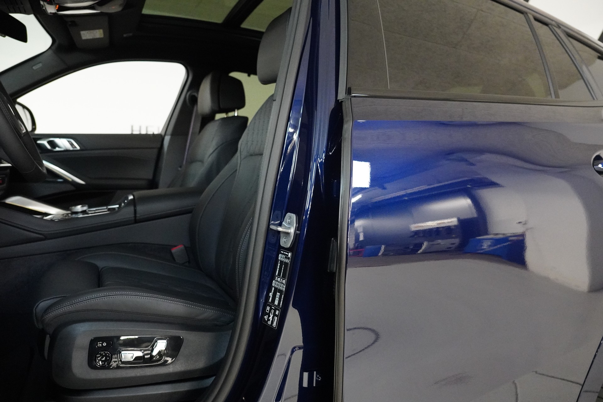 BMW X6 xDrive 48V 40d M Sport Pro Steptronic-image-9