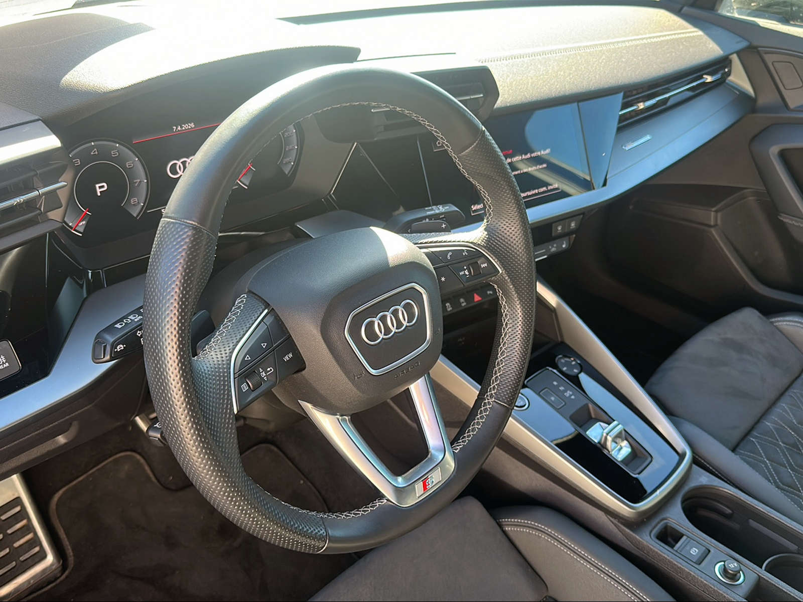 AUDI A3 Sportback 35 TFSI S line Attraction S-tronic-image-2