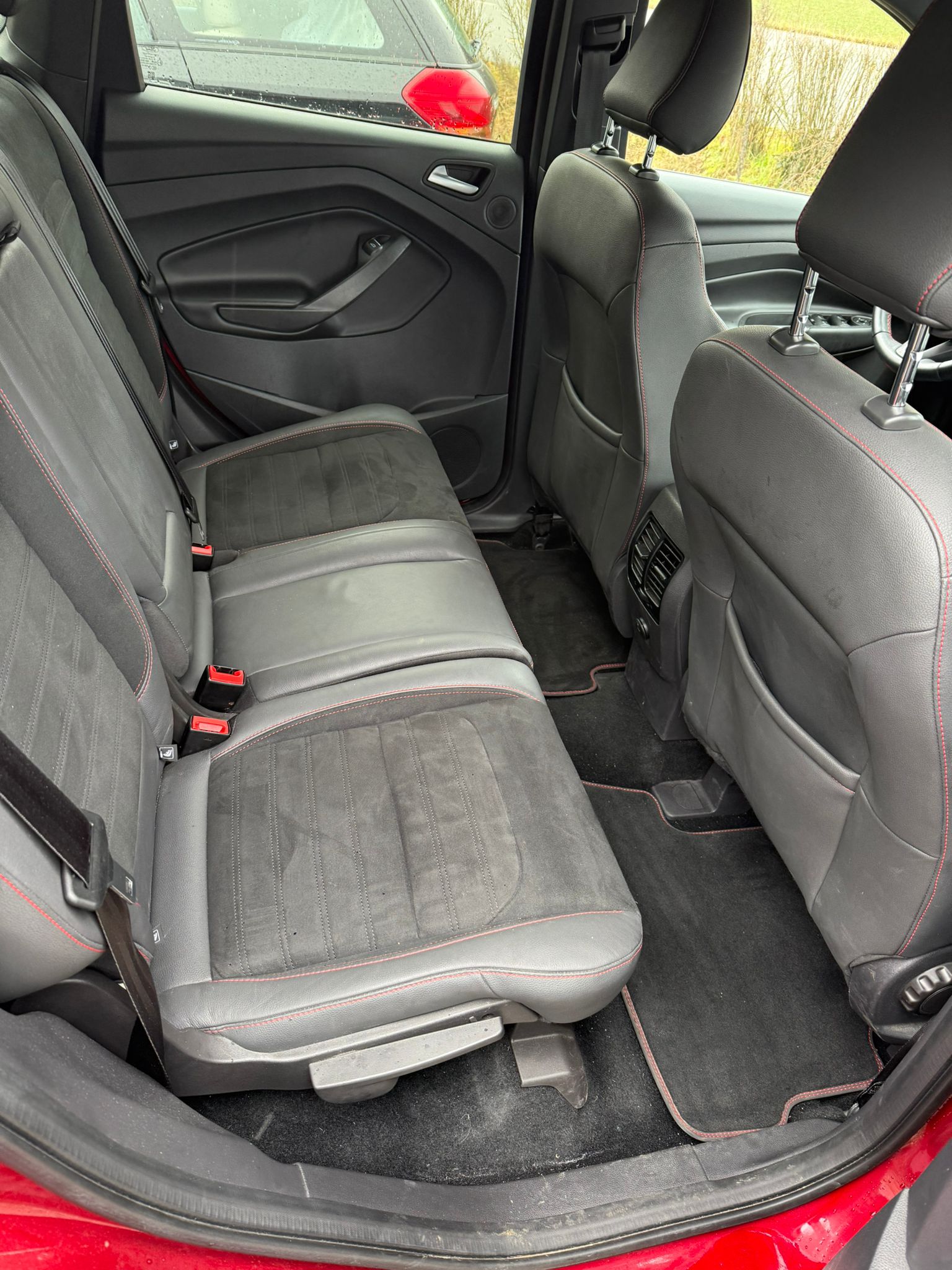 FORD Kuga 2.0 TDCi ST Line High 4WD PowerShift-image-4