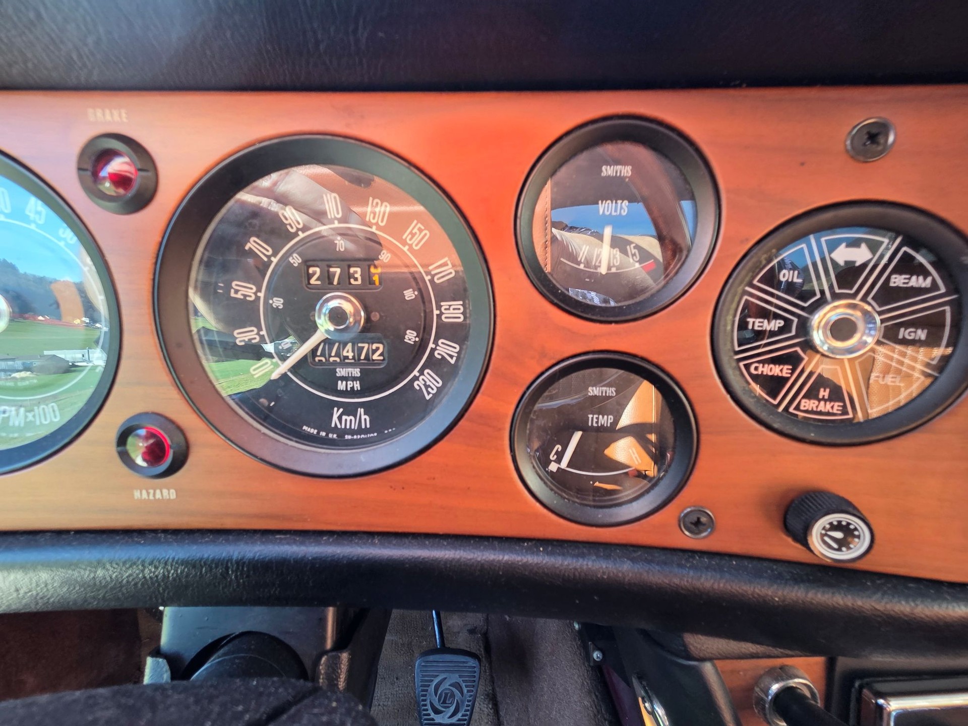 TRIUMPH Stag-image-2