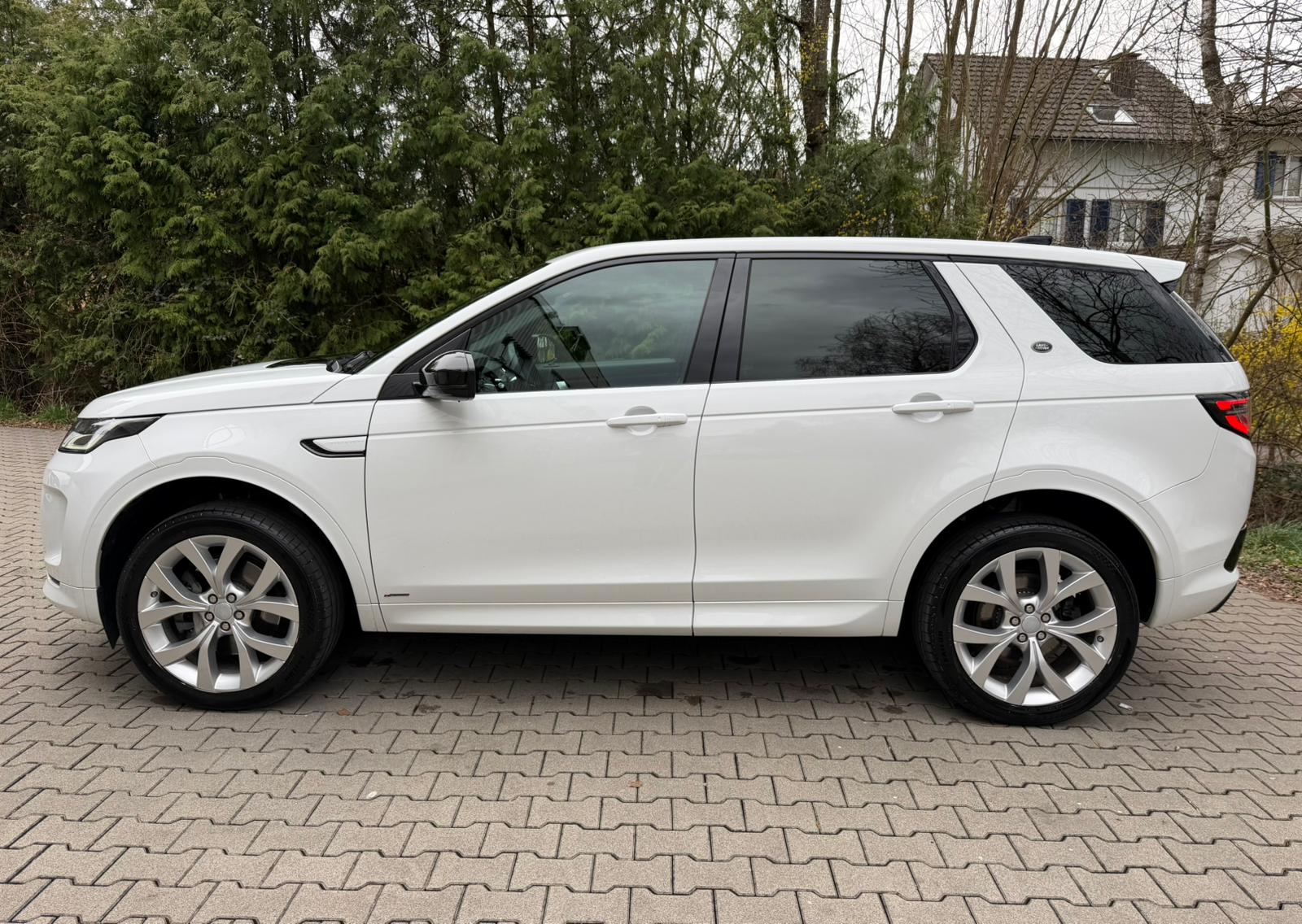 LAND ROVER Discovery Sport R Dyn D240 2.0D SD4 MHEV HSE AT9-image-1