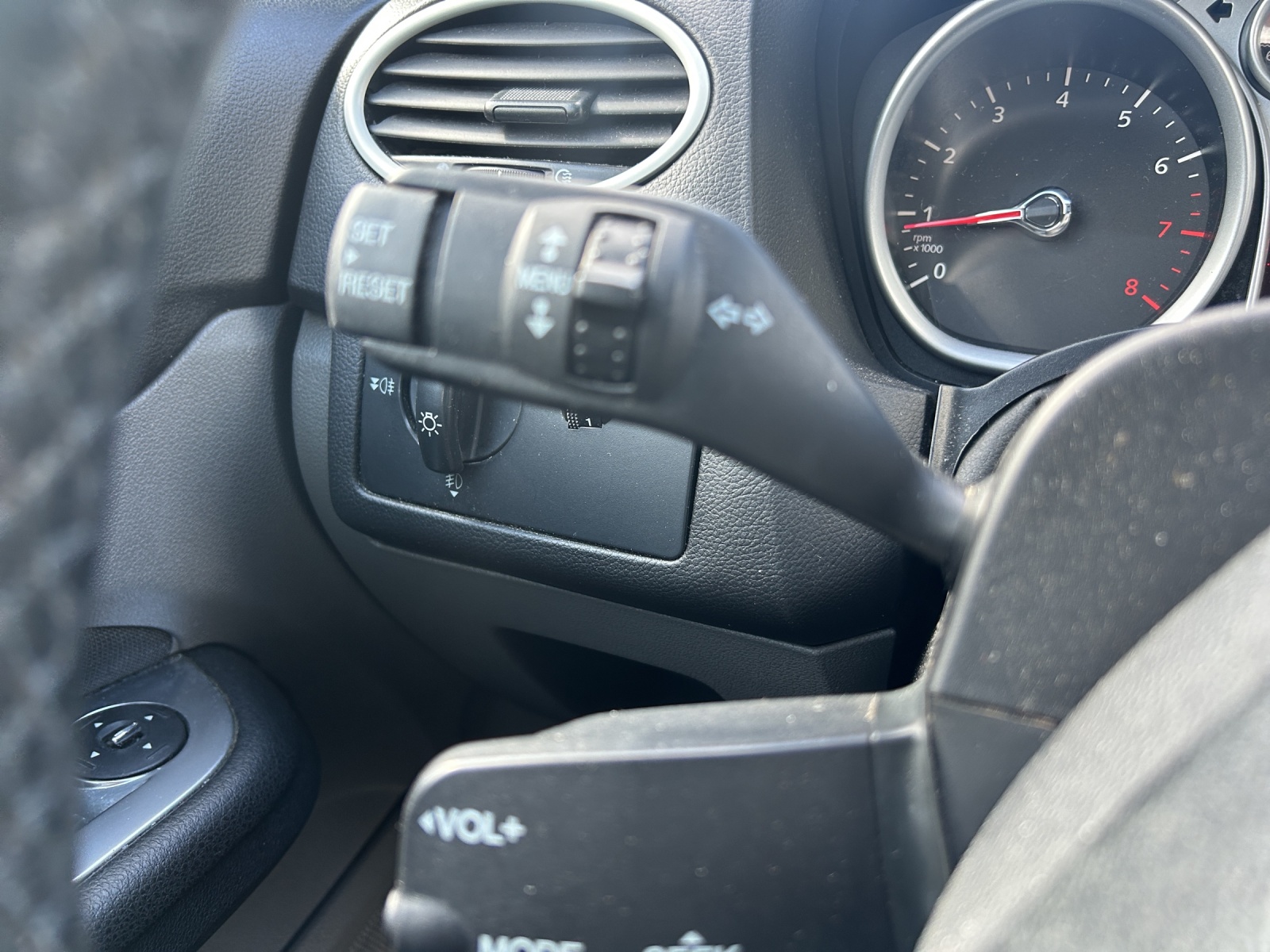 FORD Focus 1.8i Carving-image-15