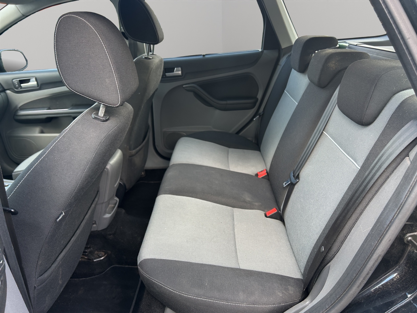 FORD Focus 1.8i Carving-image-17