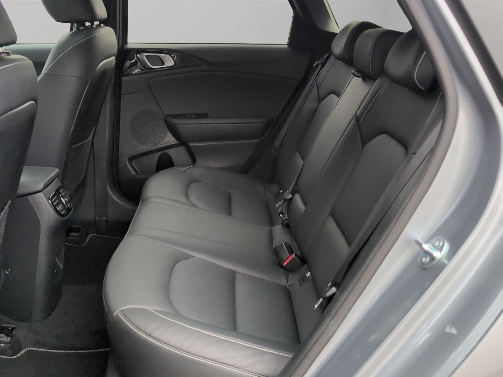KIA Ceed SW 1.5 T-GDi MHEV GT-Line / Panorama-Glasdach / Lederausstattung / Herstellergarantie bis 2031-image-11