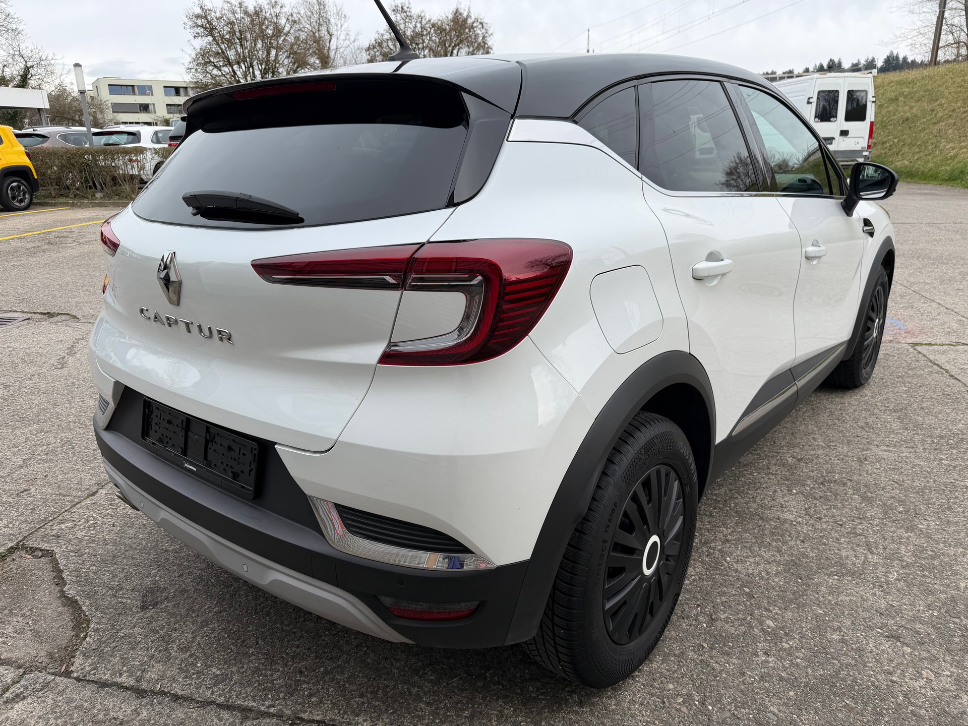 RENAULT Captur 1.3 TCe EDC Intens EDC-image-4