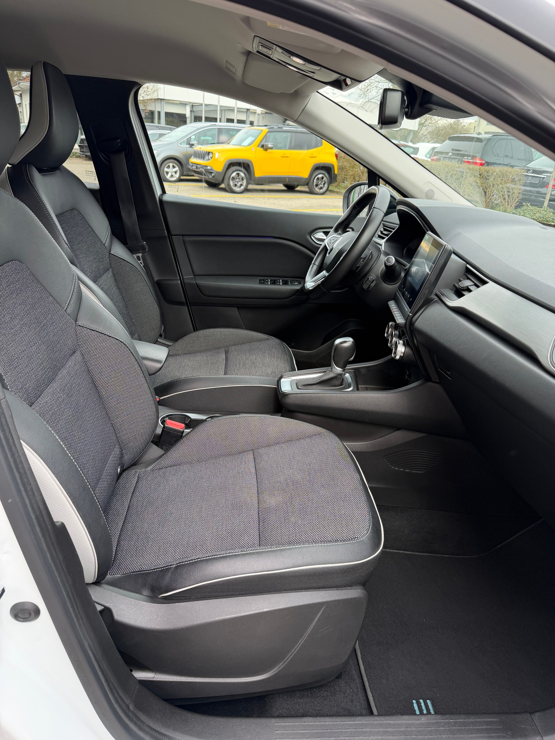 RENAULT Captur 1.3 TCe EDC Intens EDC-image-14