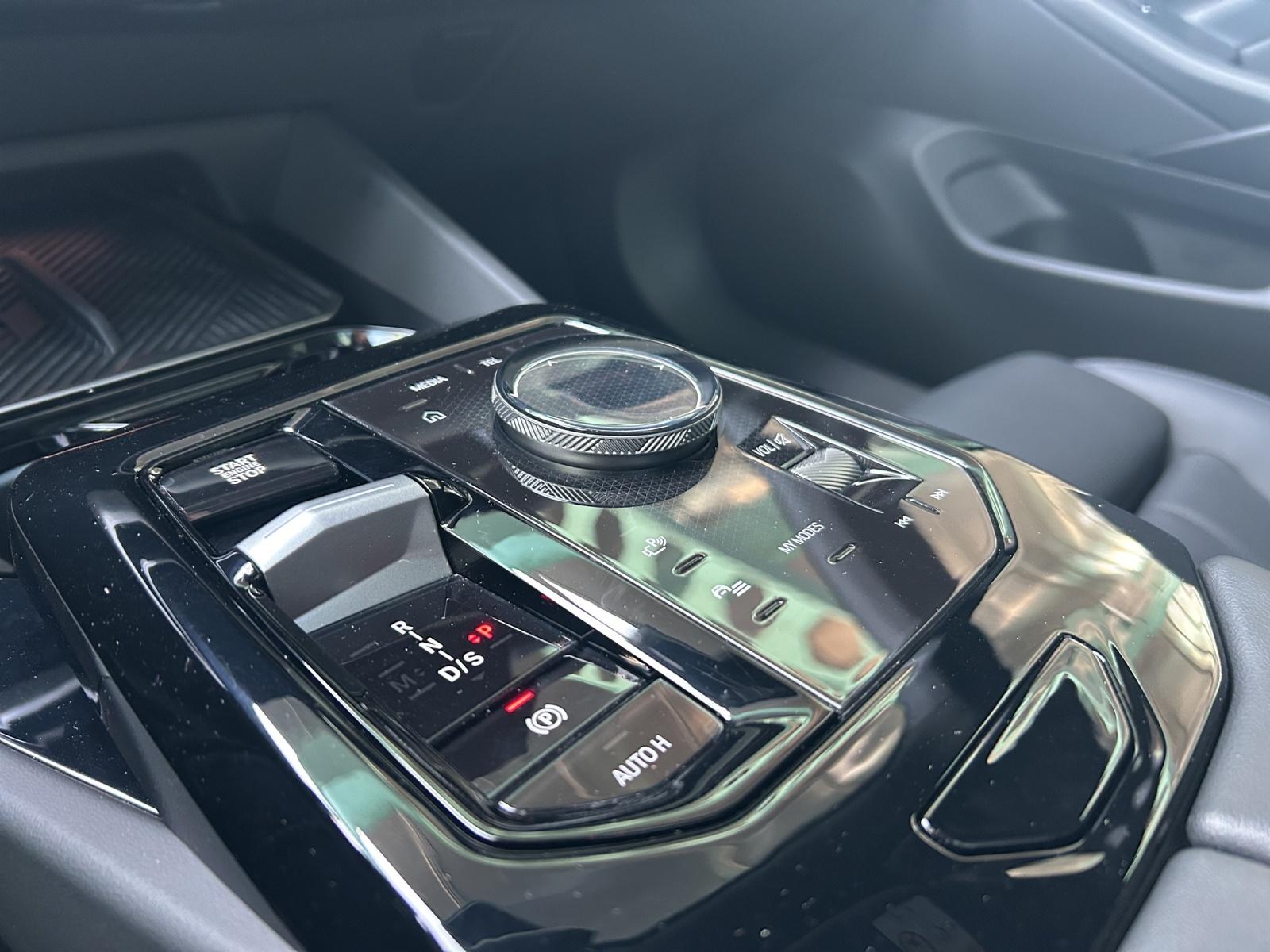 BMW 520d xDrive Touring-image-17