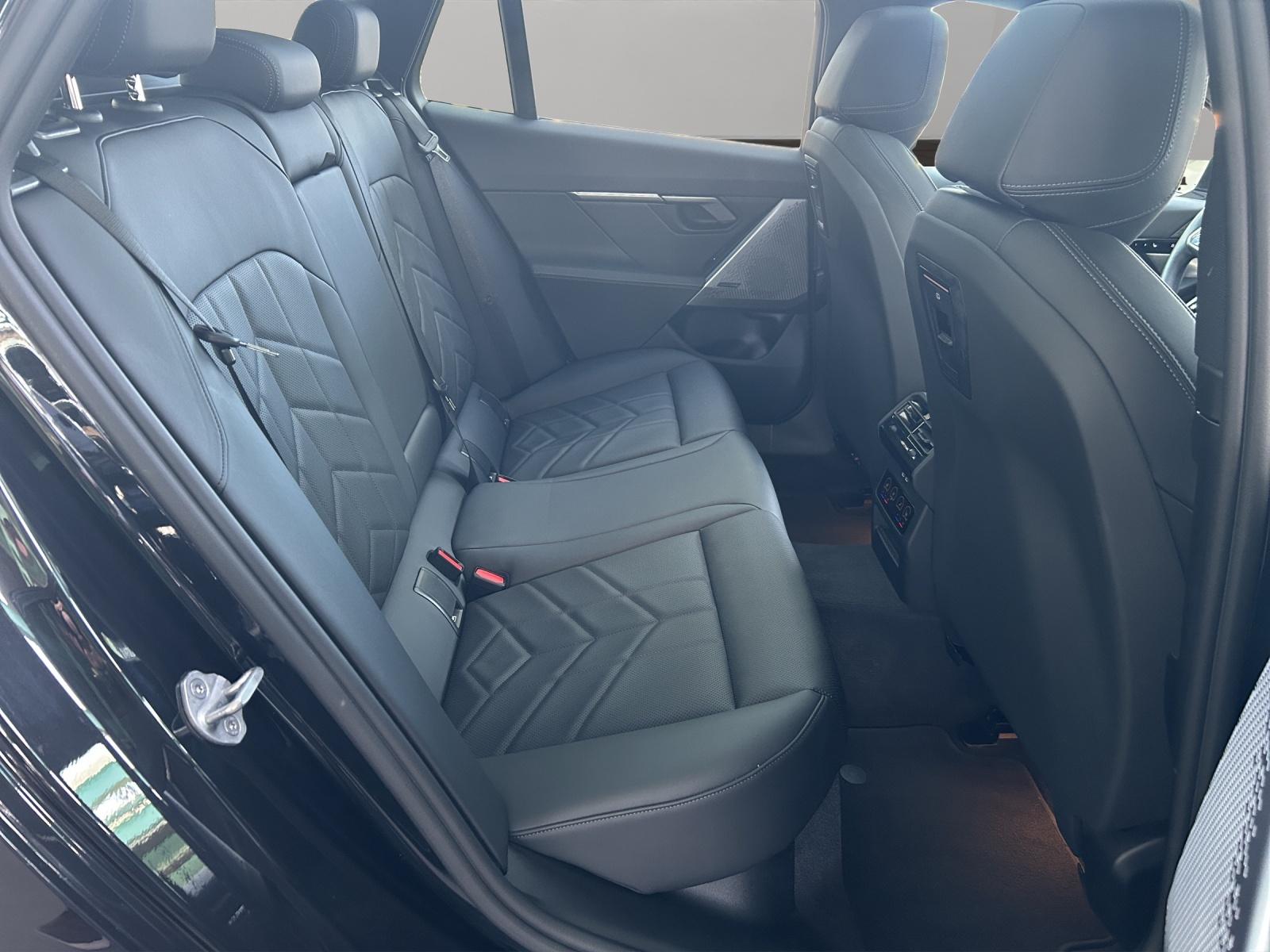 BMW 520d xDrive Touring-image-14