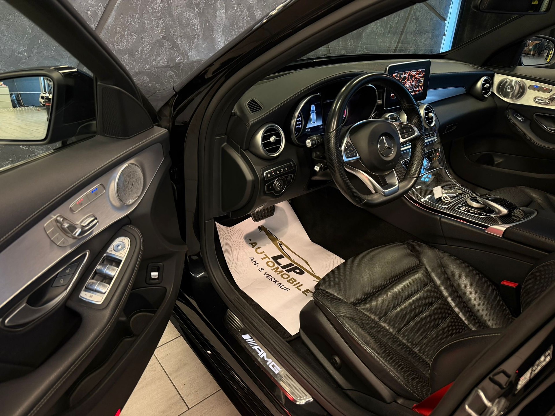 MERCEDES-BENZ C 43 AMG 4Matic 9G-Tronic-image-10