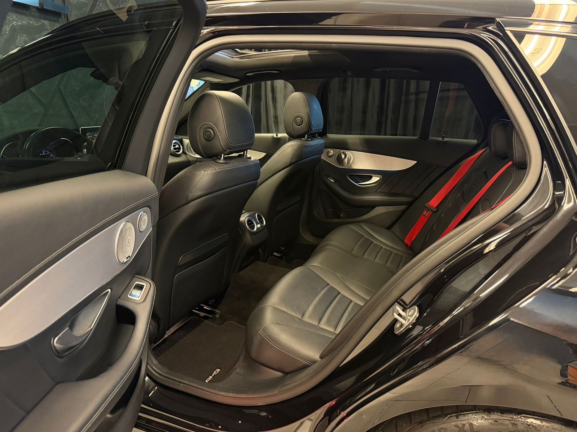 MERCEDES-BENZ C 43 AMG 4Matic 9G-Tronic-image-14