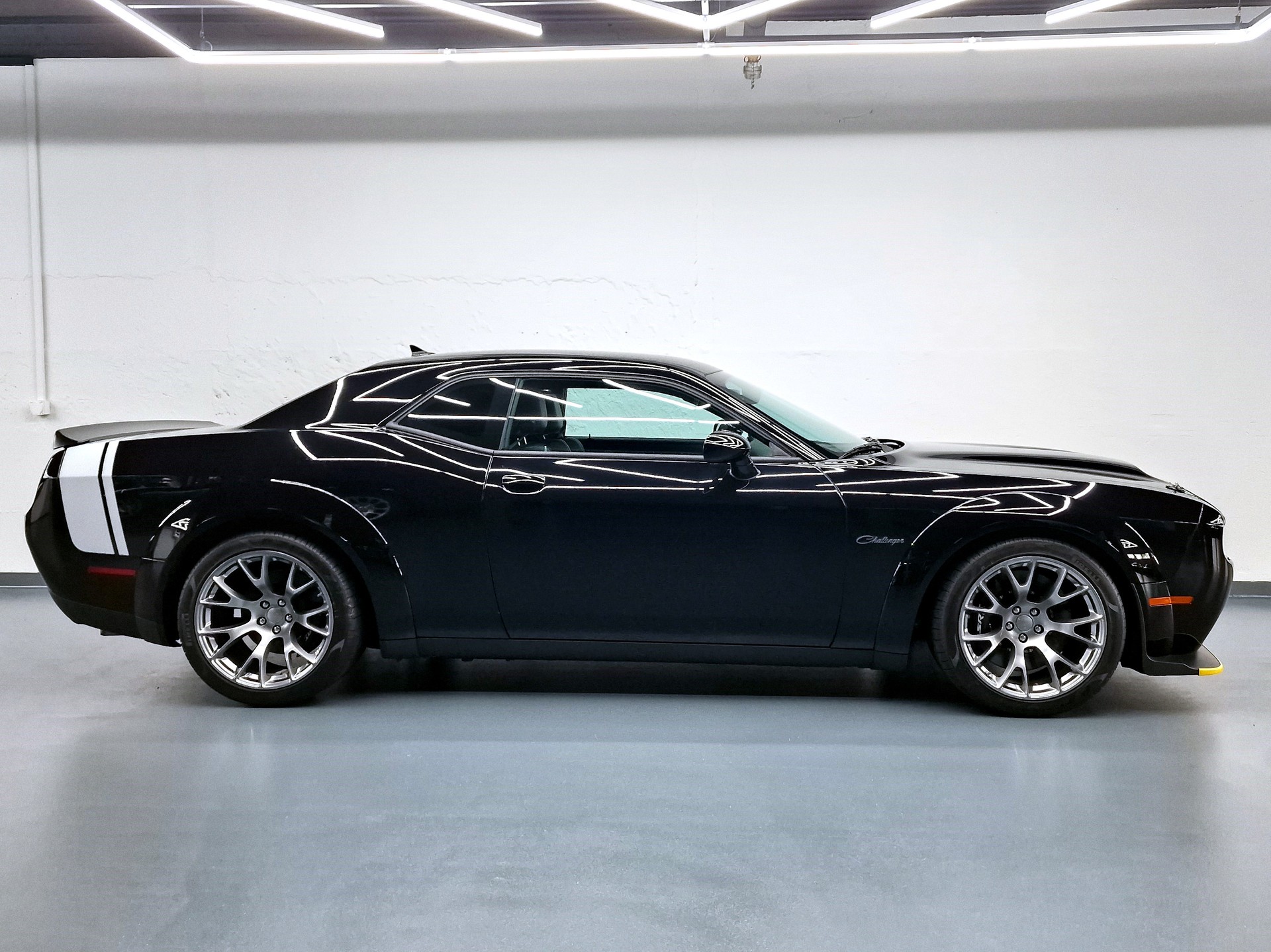 DODGE Challenger SRT HELLCAT "BLACK GHOST"