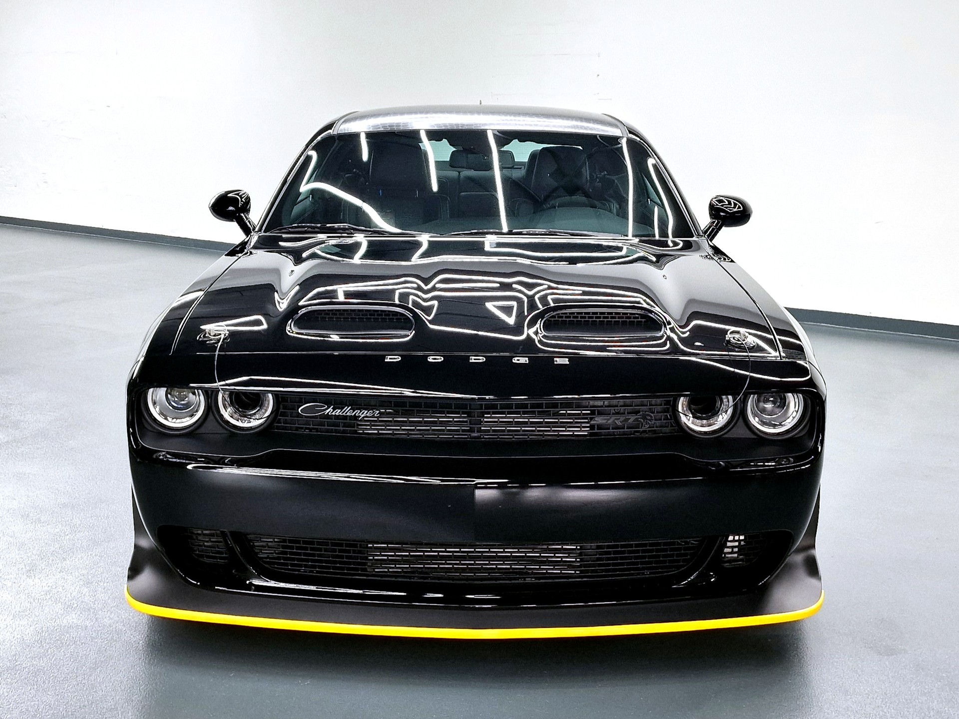 DODGE Challenger SRT HELLCAT "BLACK GHOST"-showroom-element-3