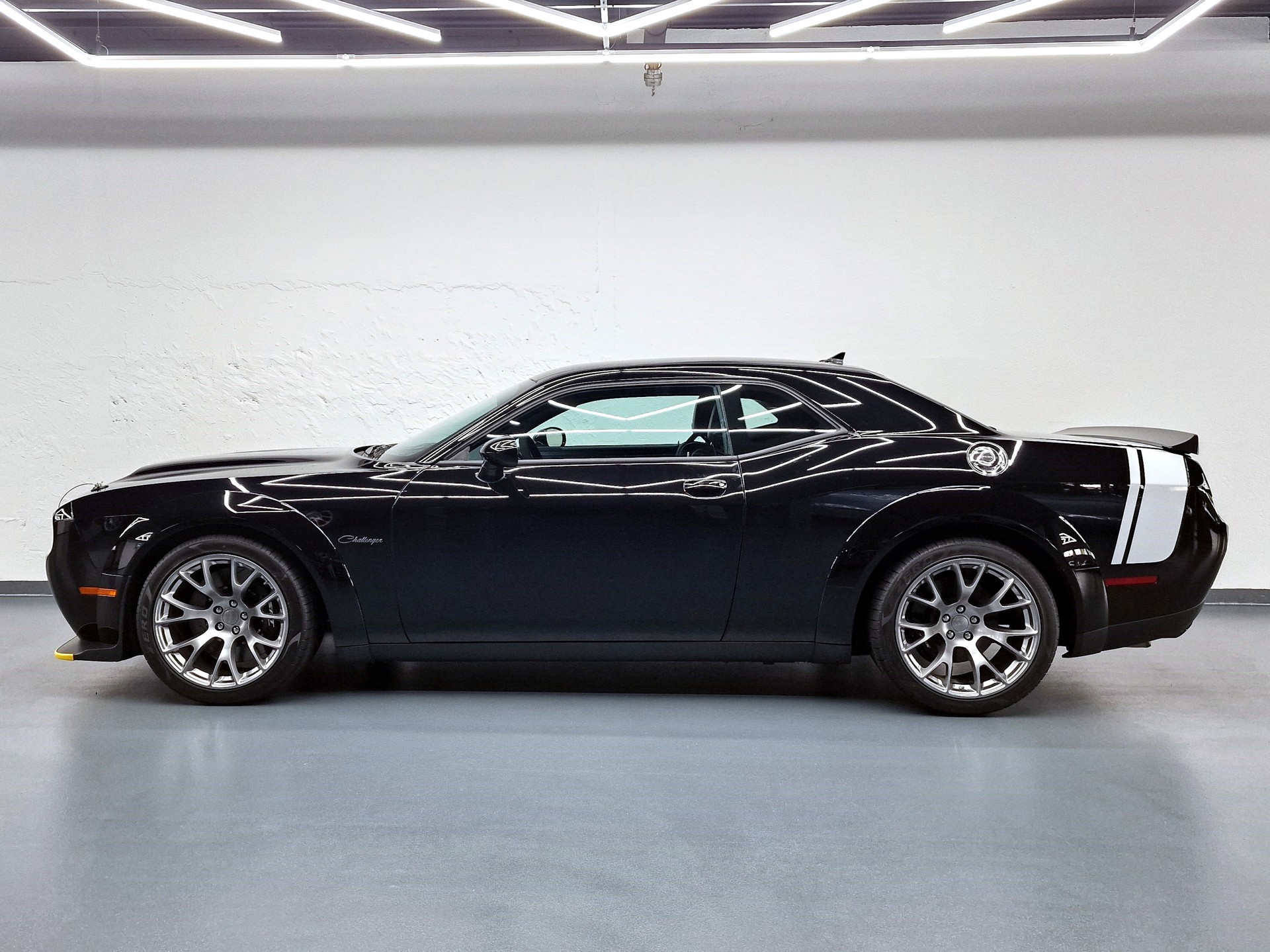 DODGE Challenger SRT HELLCAT "BLACK GHOST"-image-4