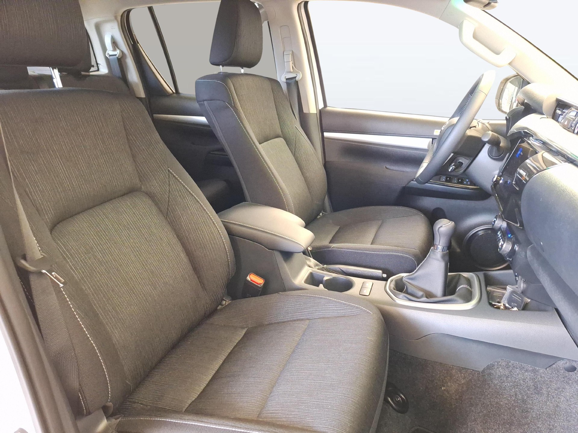 TOYOTA Hilux Double Cab.-Pick-up 2.8 D-4D 204 Style-image-8