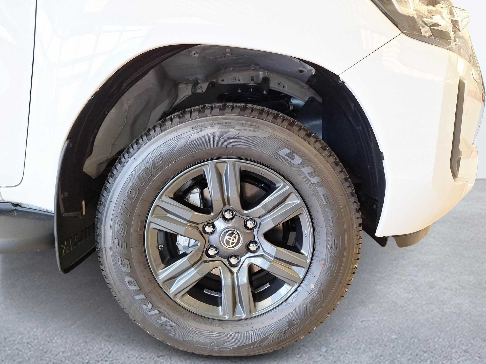 TOYOTA Hilux Double Cab.-Pick-up 2.8 D-4D 204 Style-image-15