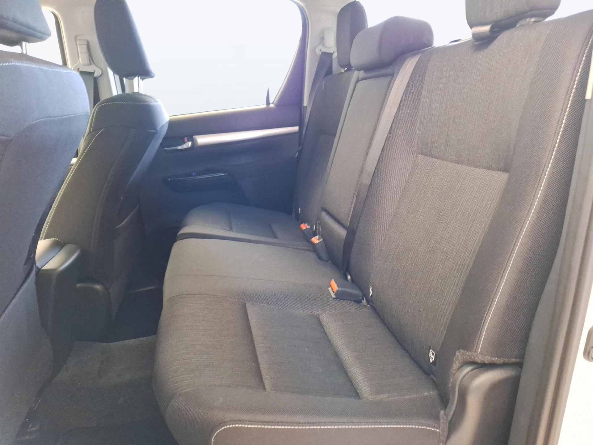 TOYOTA Hilux Double Cab.-Pick-up 2.8 D-4D 204 Style-image-9