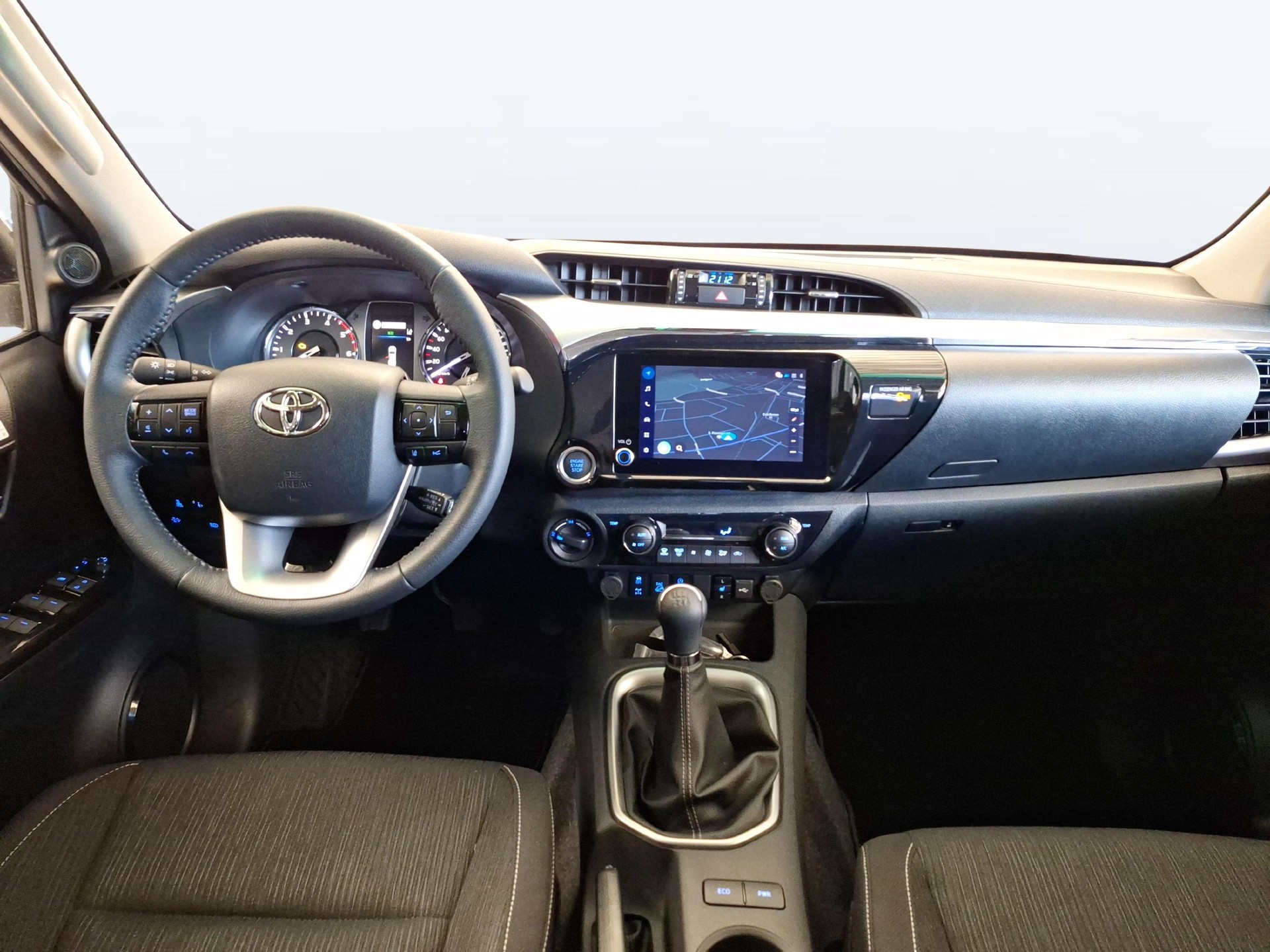 TOYOTA Hilux Double Cab.-Pick-up 2.8 D-4D 204 Style-image-12