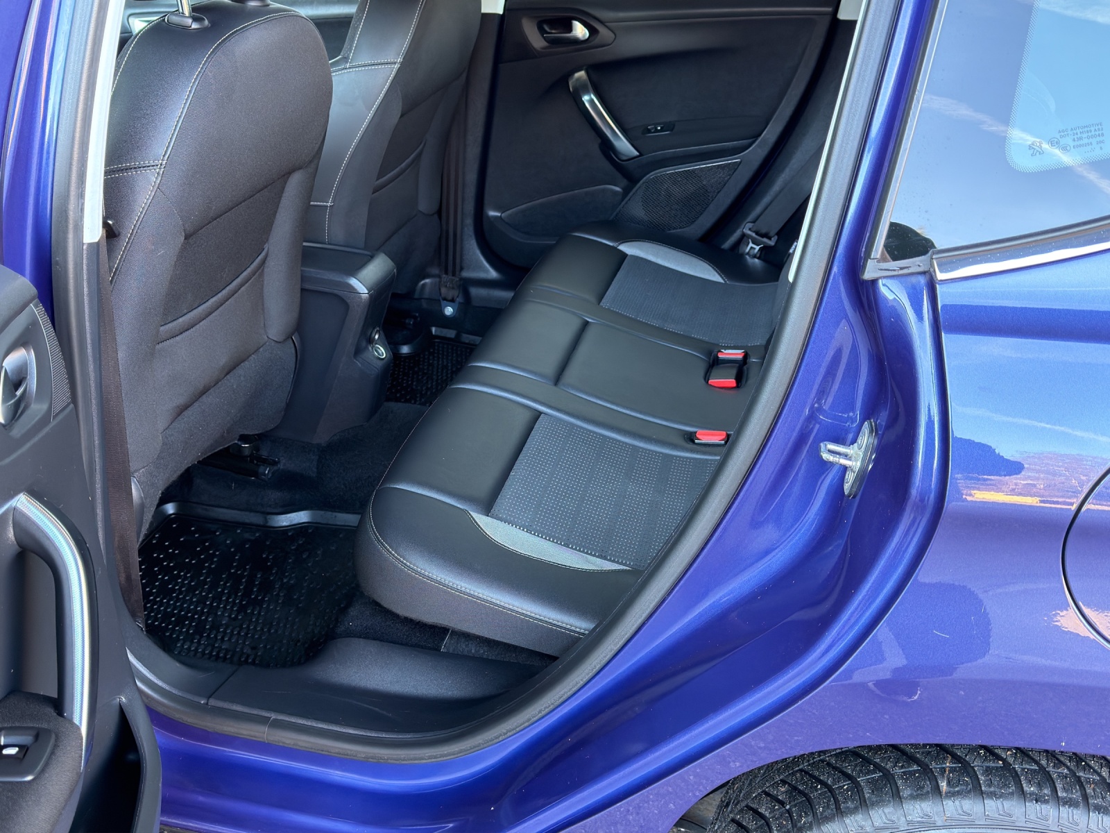 PEUGEOT 2008 1.2 PureTech Allure-image-13