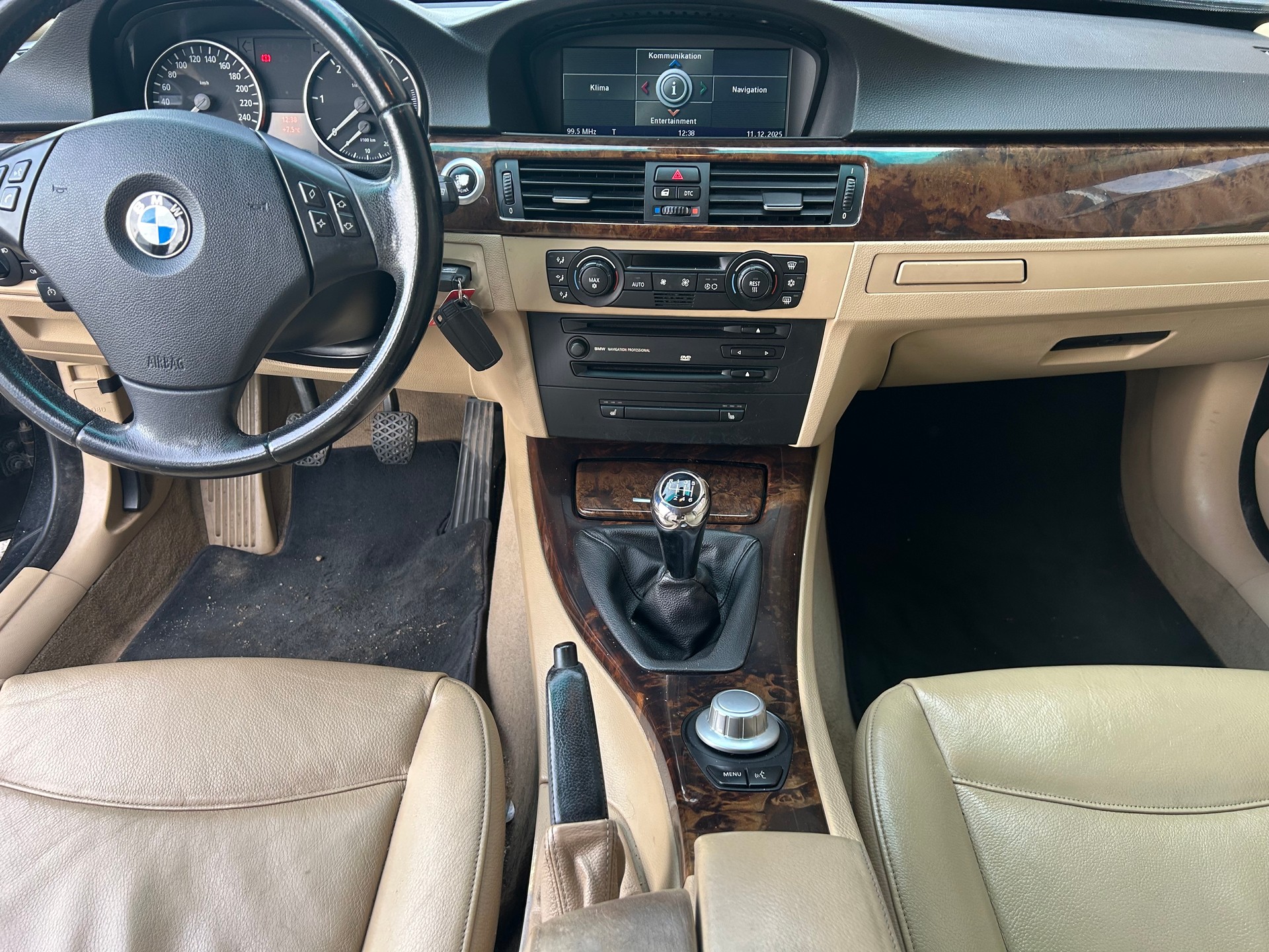 BMW BMW 320 Diesel-image-10