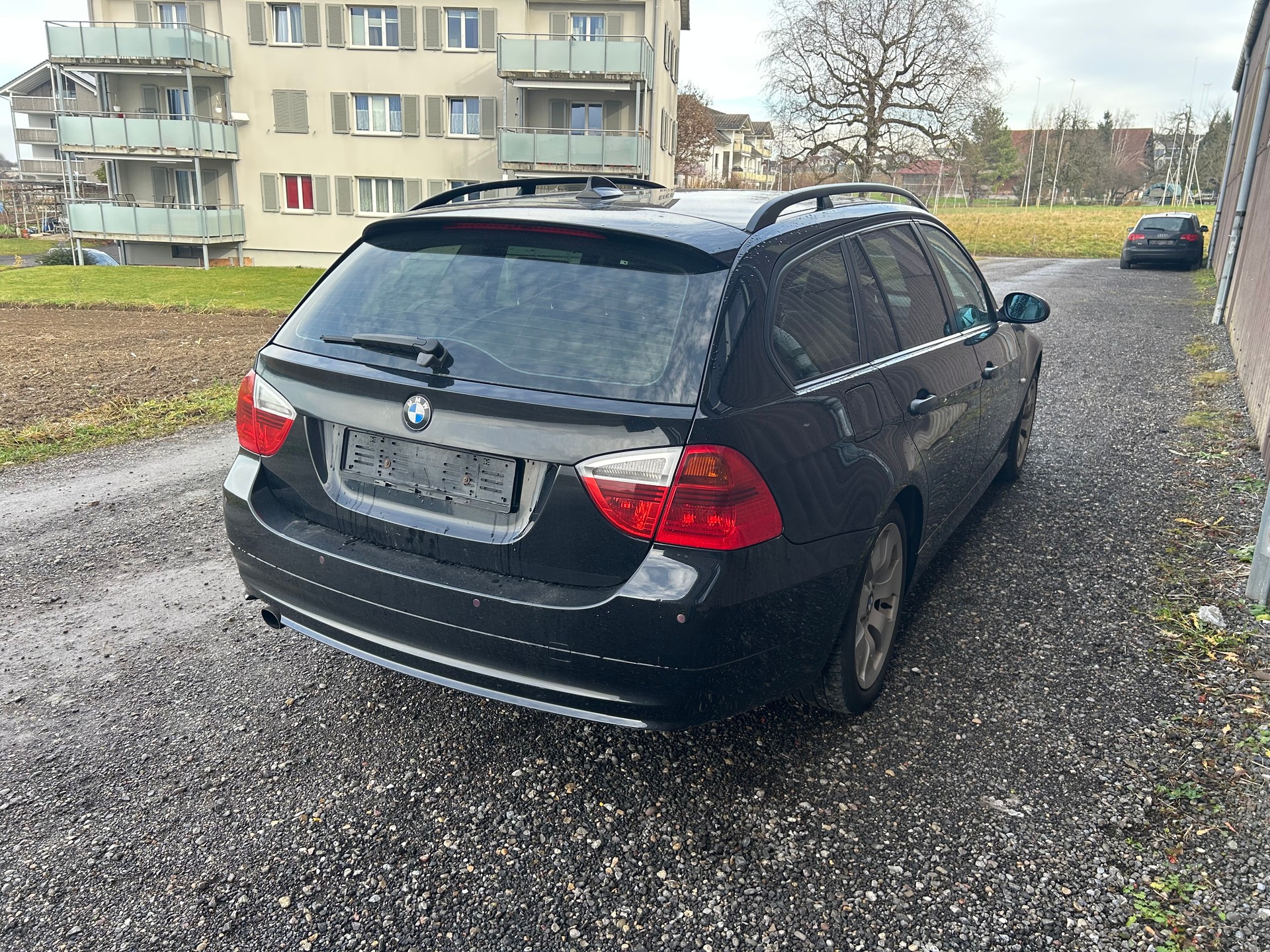 BMW BMW 320 Diesel-image-6