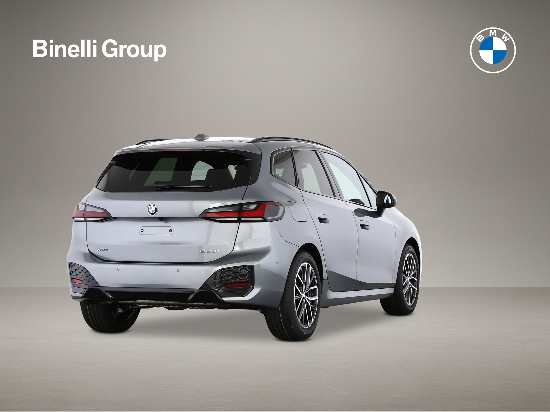 BMW 223i xDrive SDKG Active Tourer-showroom-element-1