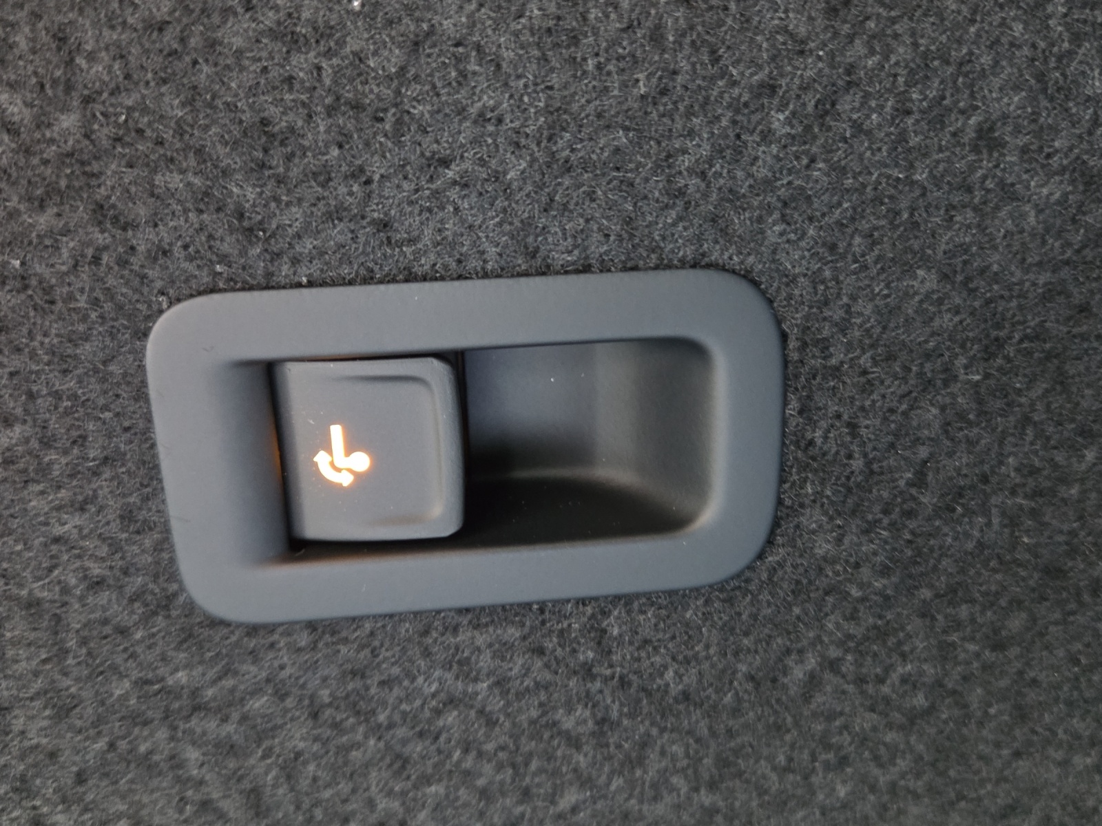 CUPRA Formentor 1.5 e-HYBRID pHEV Prime Edition DSG-image-9