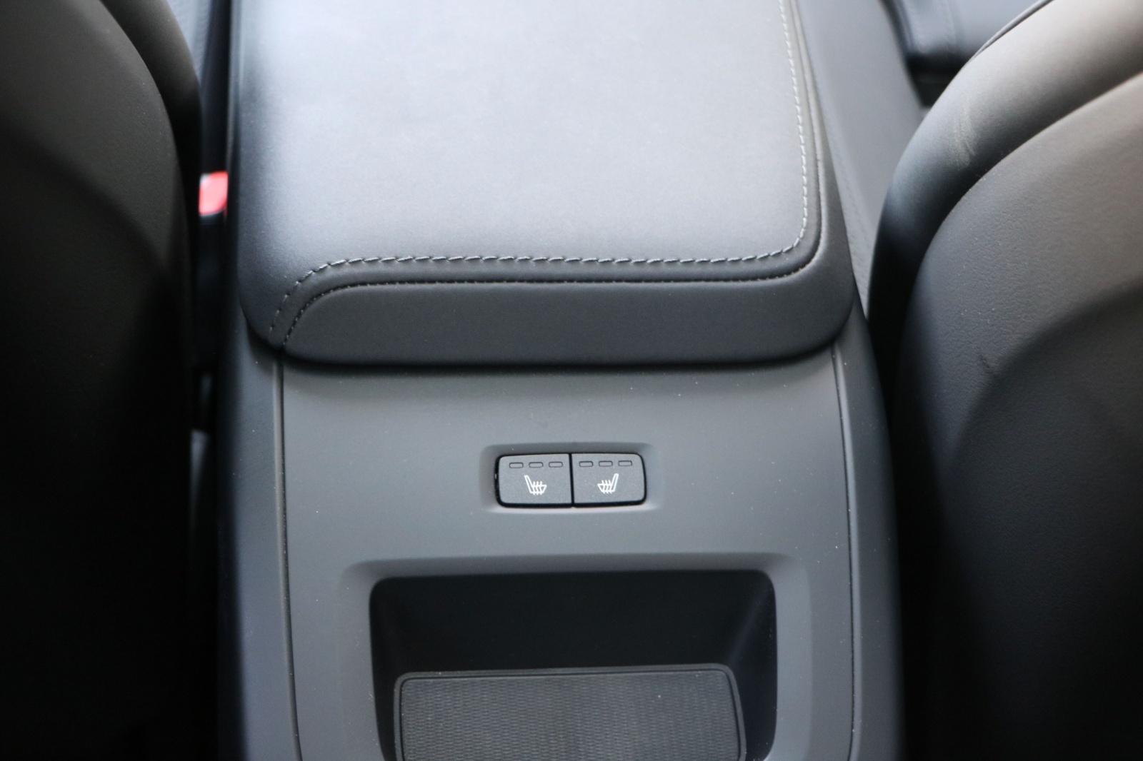 VOLVO XC60 T8 eAWD PluginHybrid Ultra Bright Geartronic-image-18
