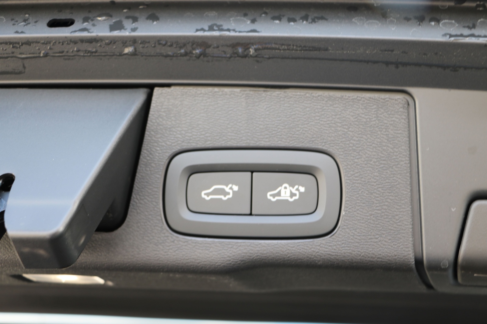 VOLVO XC60 T8 eAWD PluginHybrid Ultra Bright Geartronic-image-13