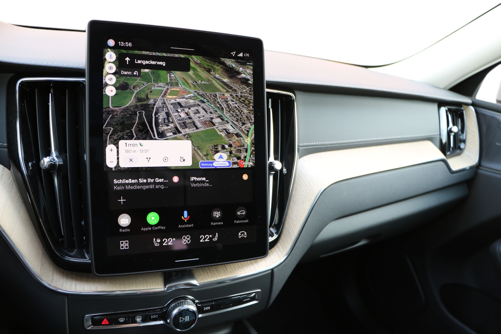 VOLVO XC60 T8 eAWD PluginHybrid Ultra Bright Geartronic-image-19