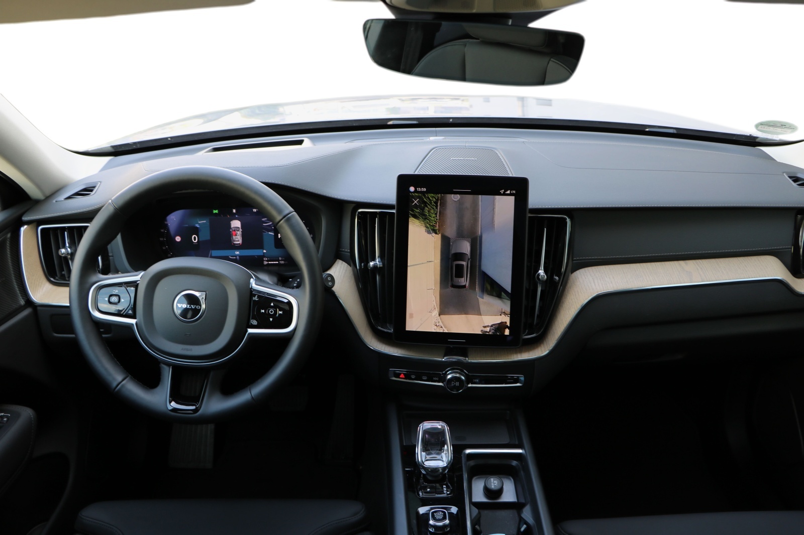 VOLVO XC60 T8 eAWD PluginHybrid Ultra Bright Geartronic-image-8